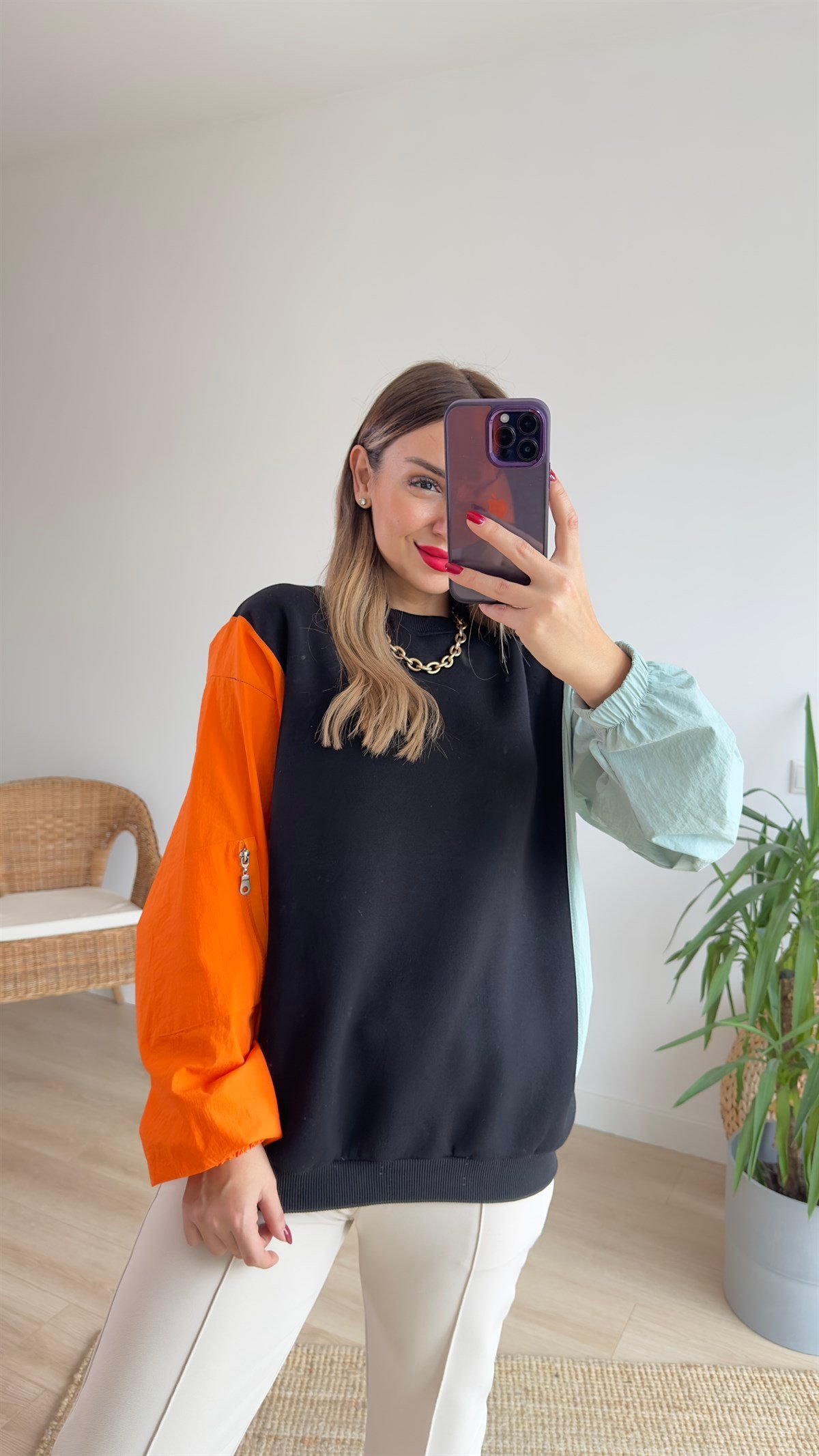 Kolları Renkli Paraşüt Siyah Sweat