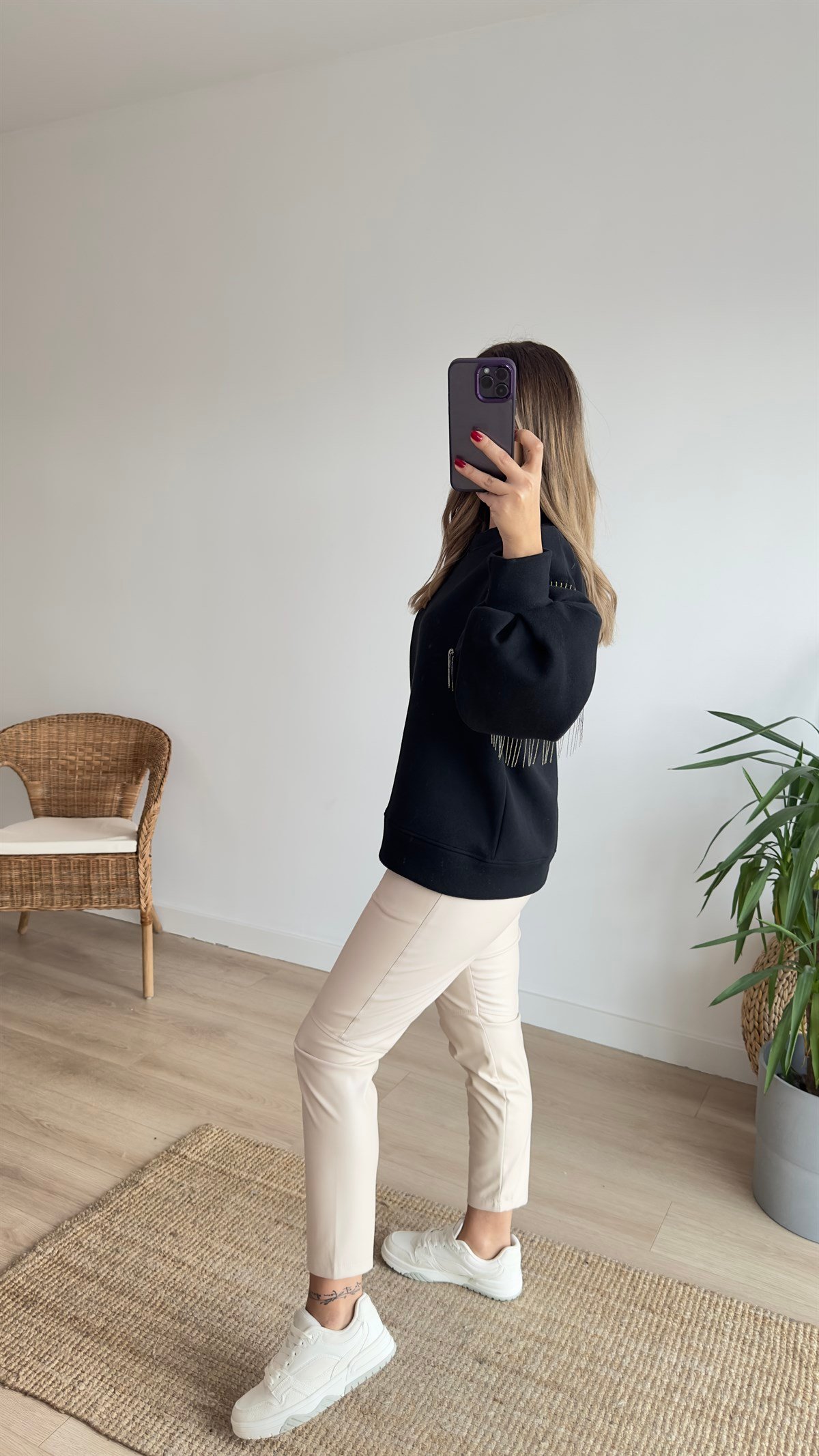 Sırt Pencere Detaylı Zincirli Tasarım Sweat