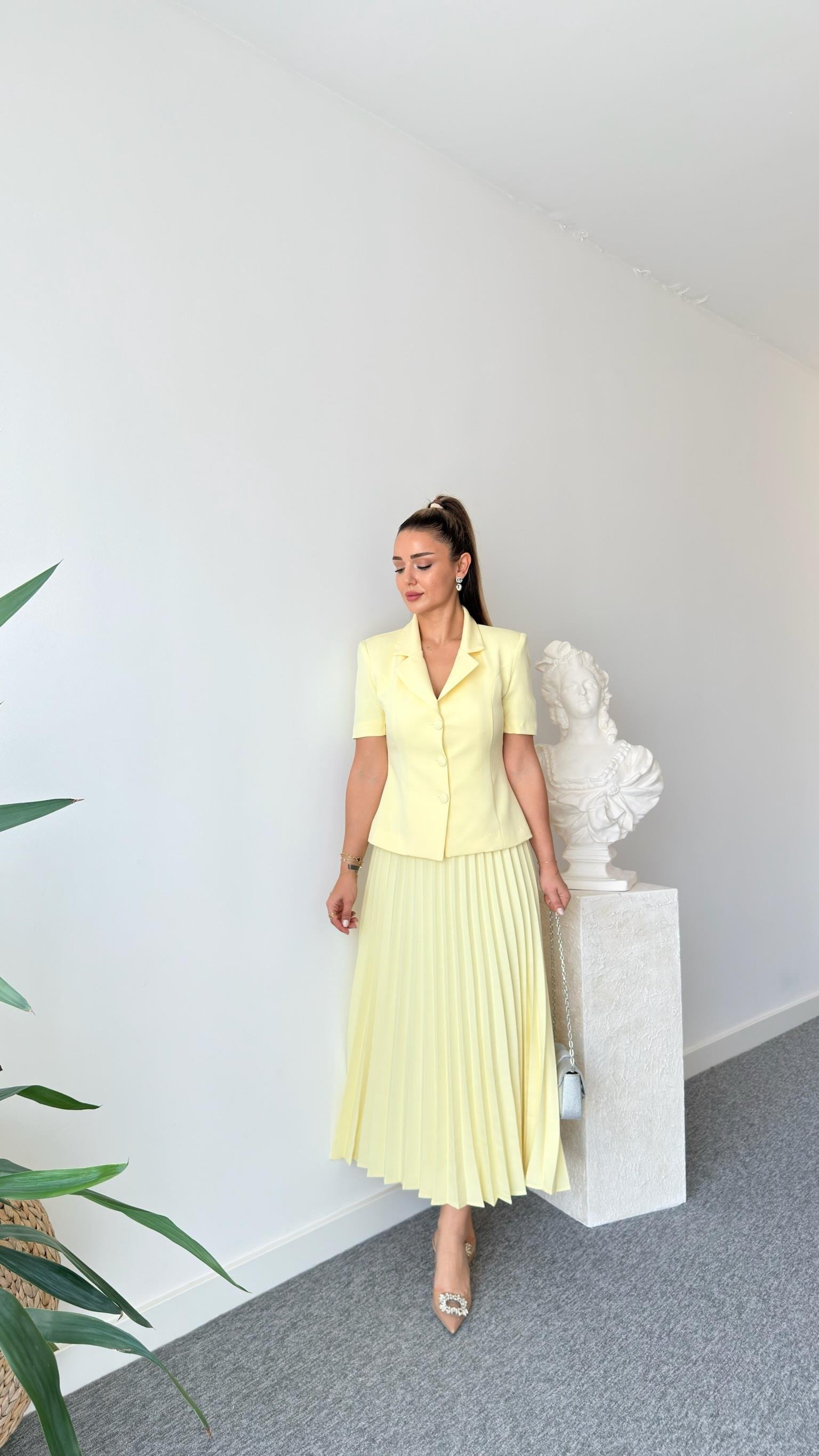 Nichol Sarı Yelekli Etek Takım