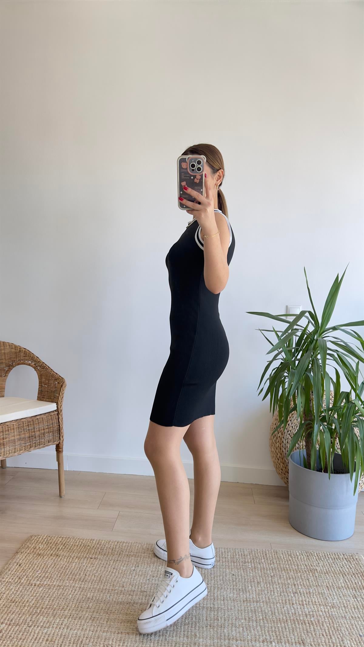 Beyaz Şerit Detaylı Triko Elbise