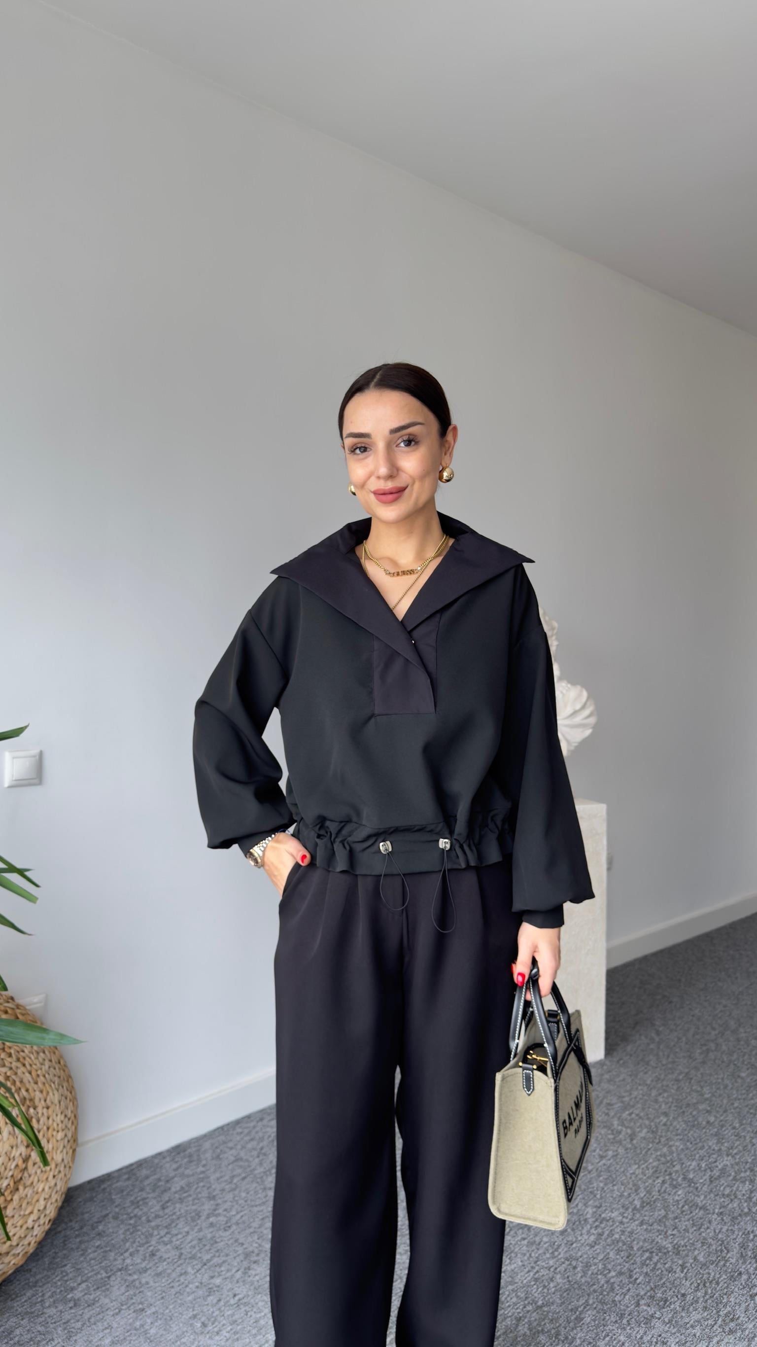 Marka Model Gömlek Yaka Siyah Sweat