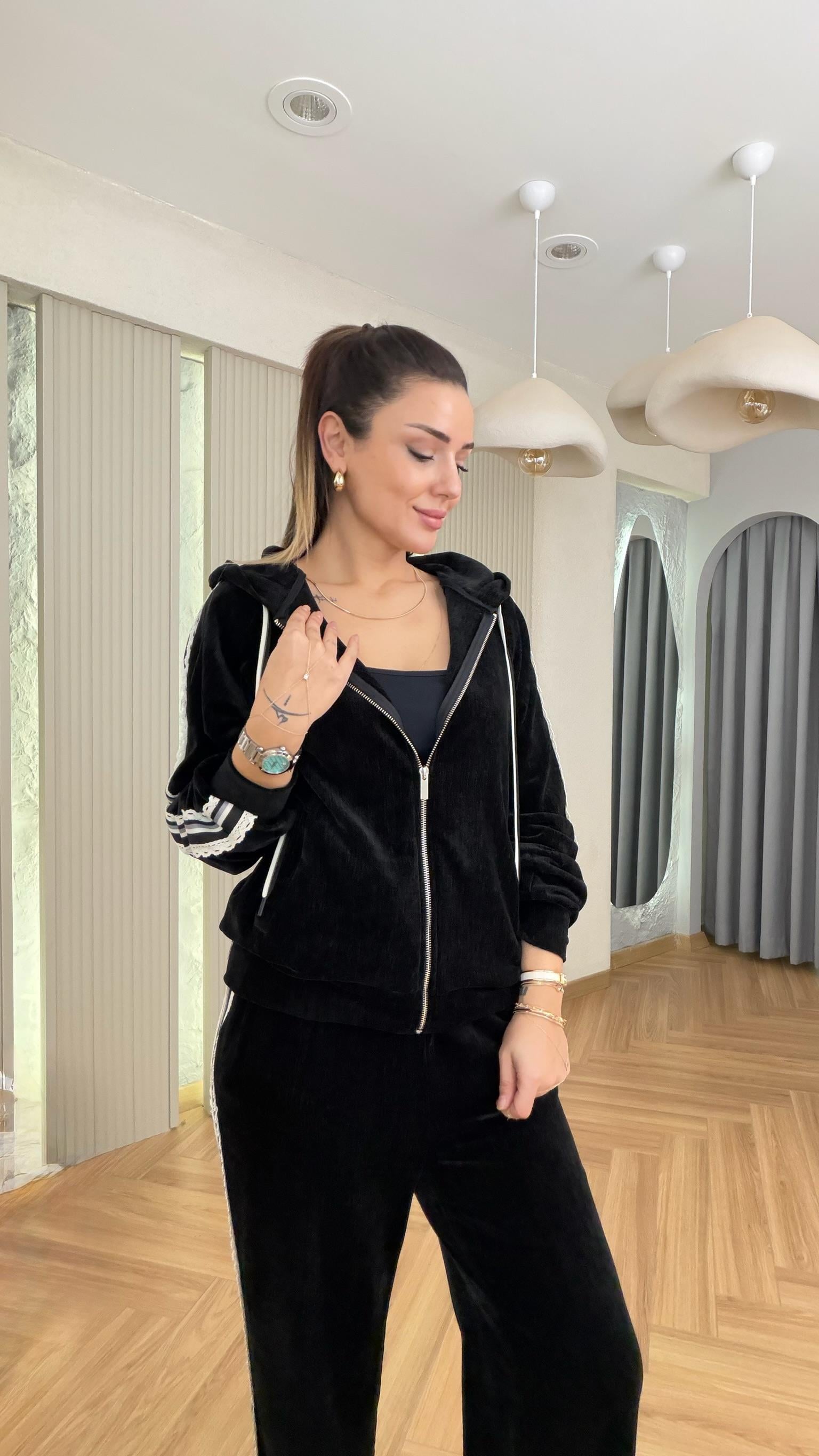 Siyah Sitelli Şerit Detaylı Premium Takım