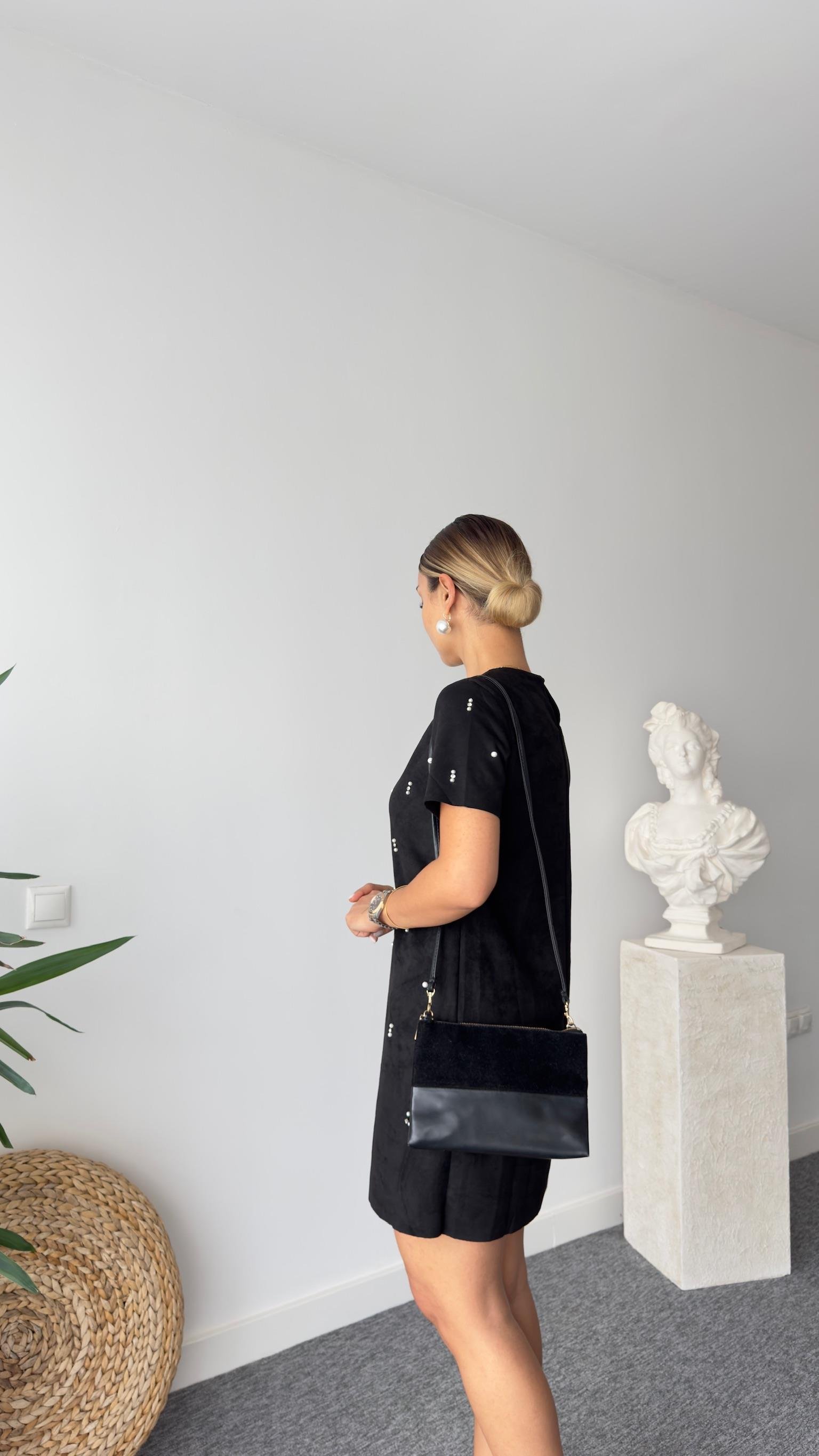 Taşlı Siyah Süet Elbise 