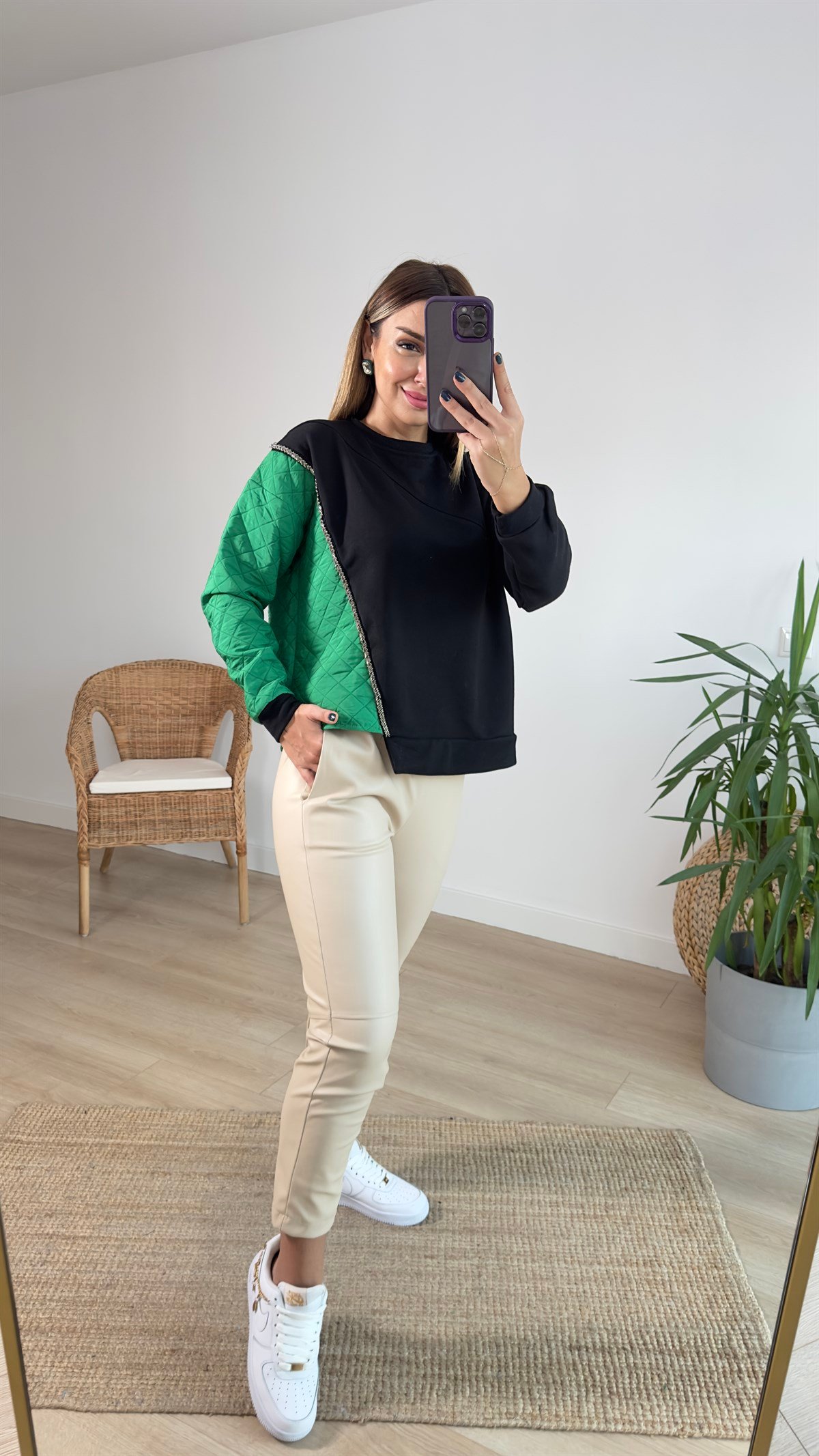 Yeşil Kapitoneli Taş Detay Siyah Sweat