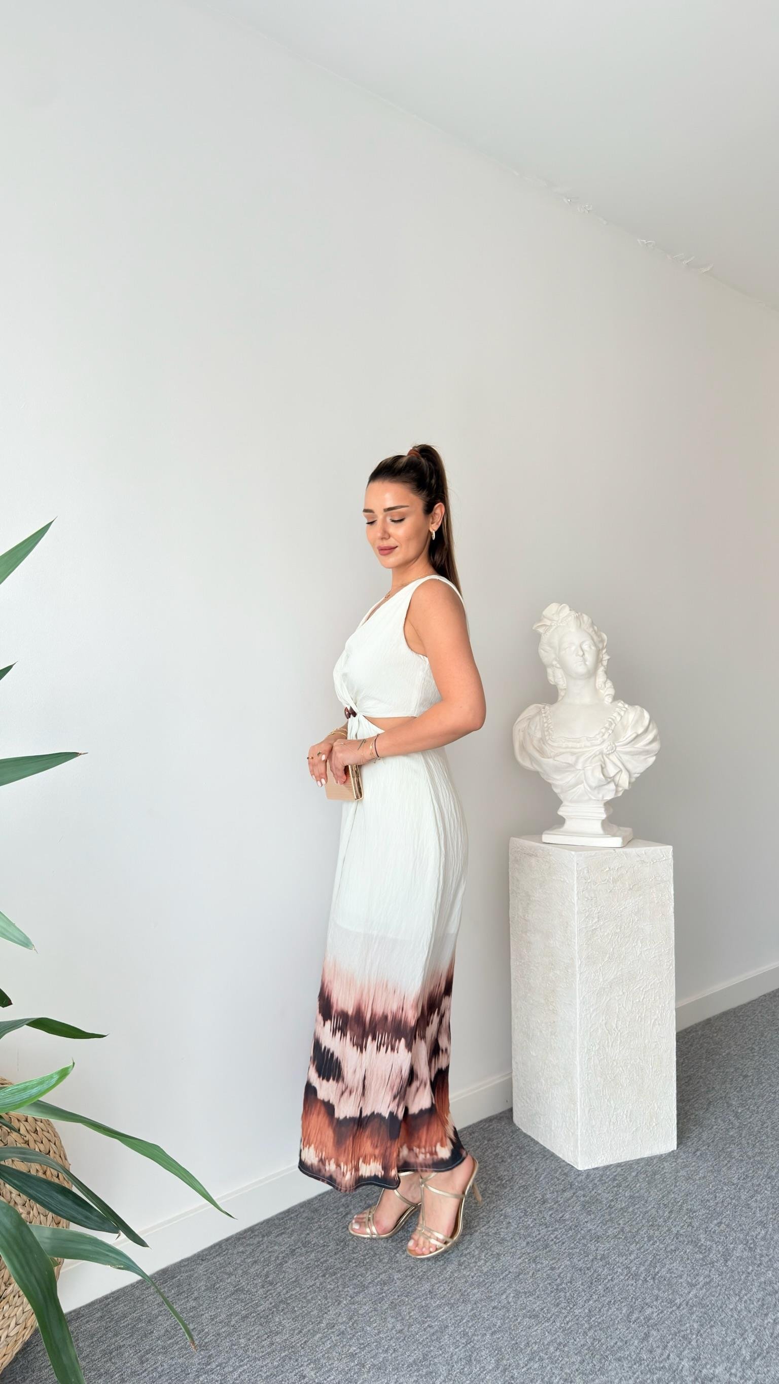 Beyaz Zra Model Önü Boncuk Detaylı Elbise