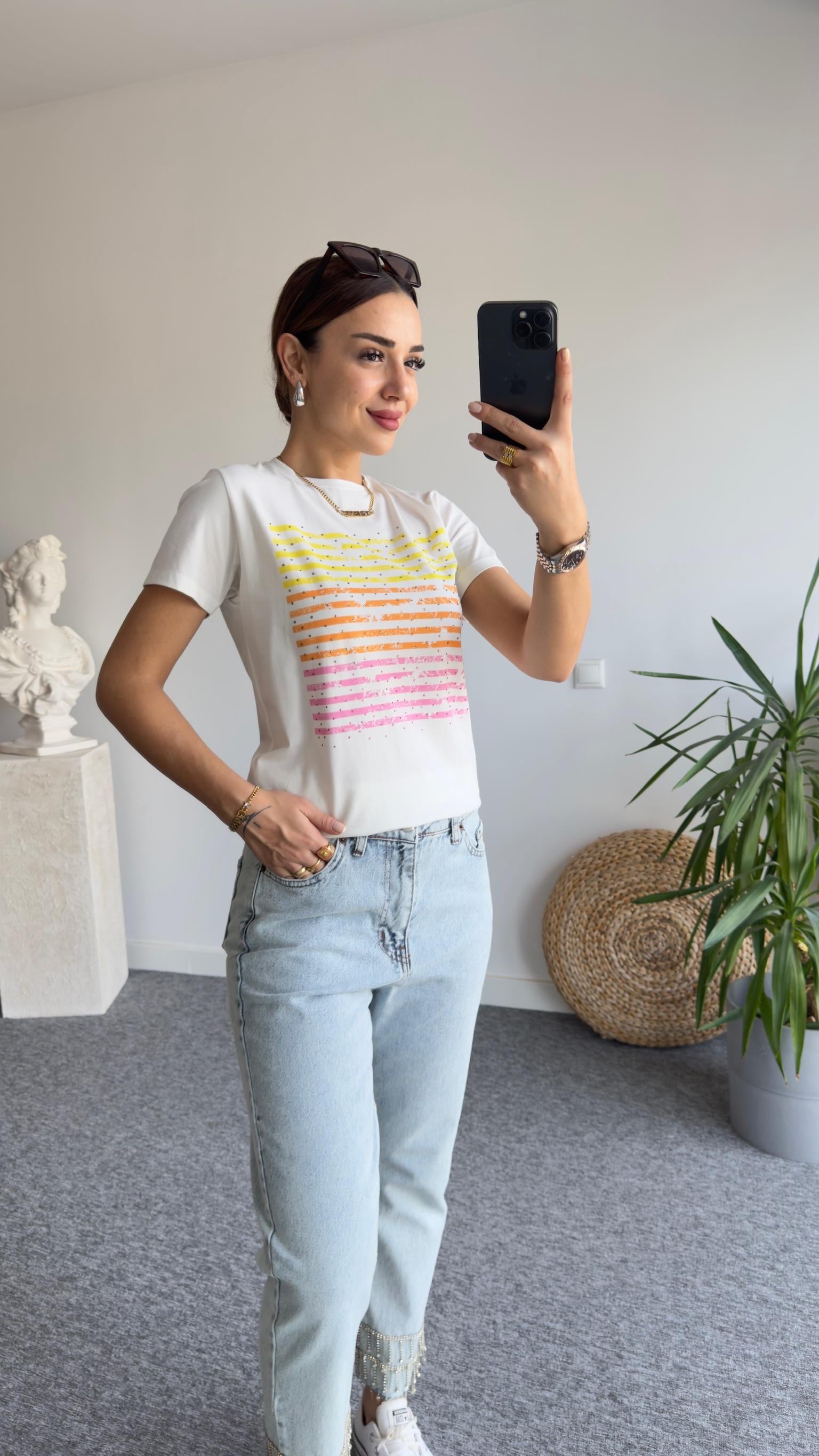 Marka Model Renk Geçişli Taşlı Tshirt