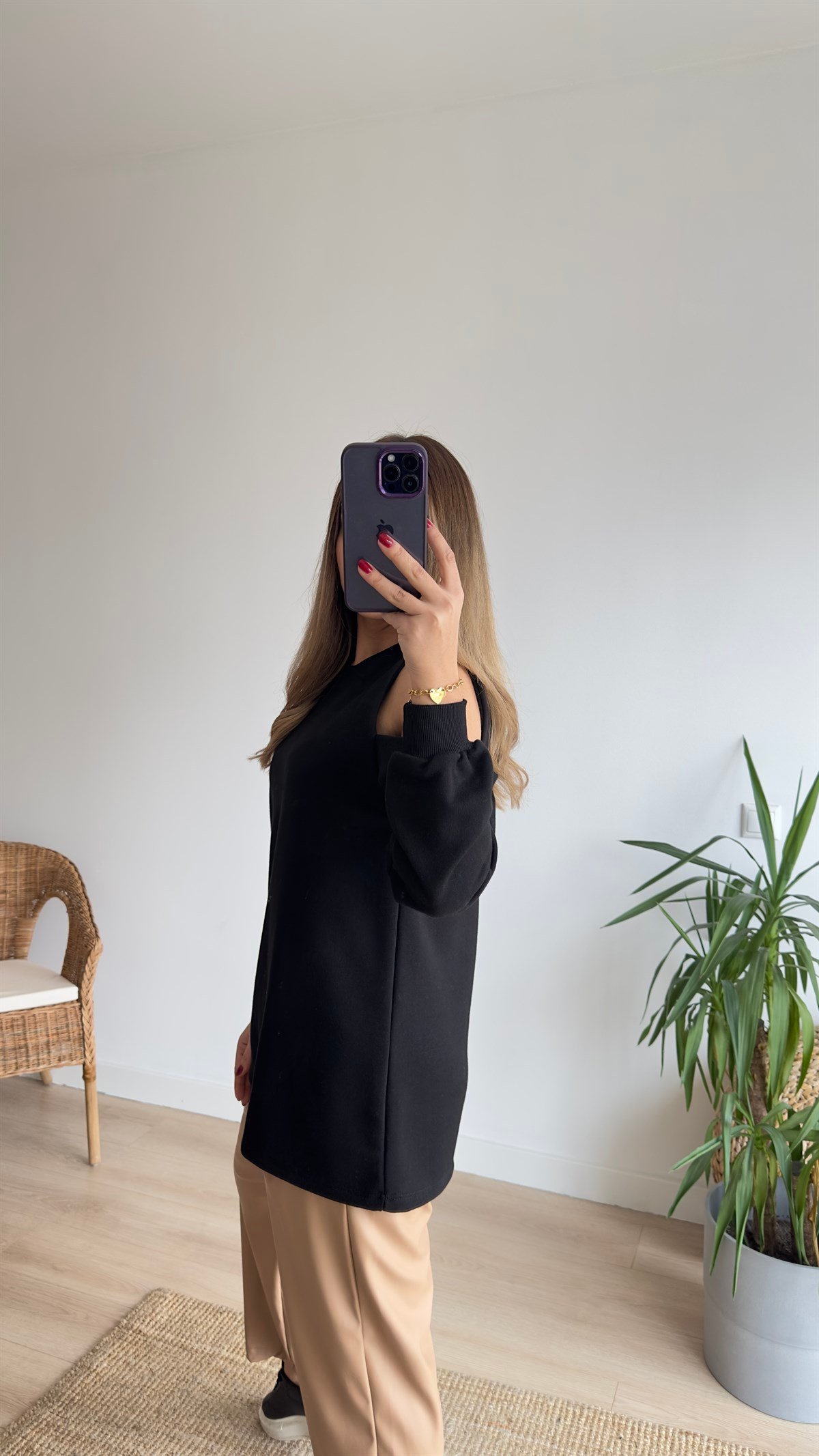 Omuzları Açık Siyah Sweat
