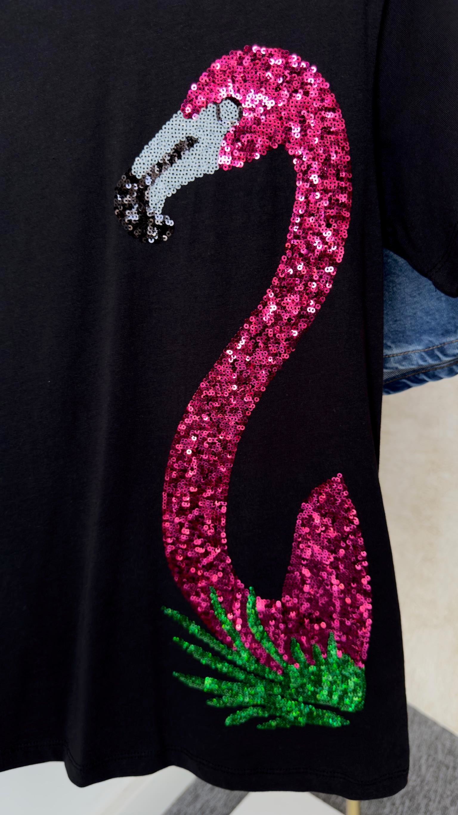 Flamingo İşlemeli Siyah Tshirt