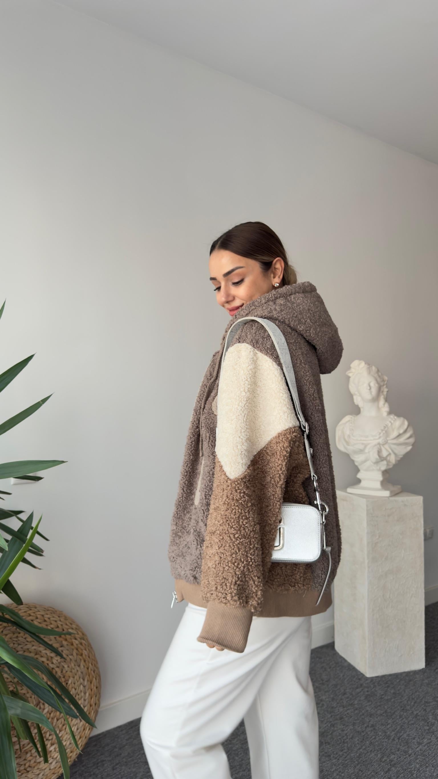 Premıum Yazı Detaylı Kahve Peluş Mont