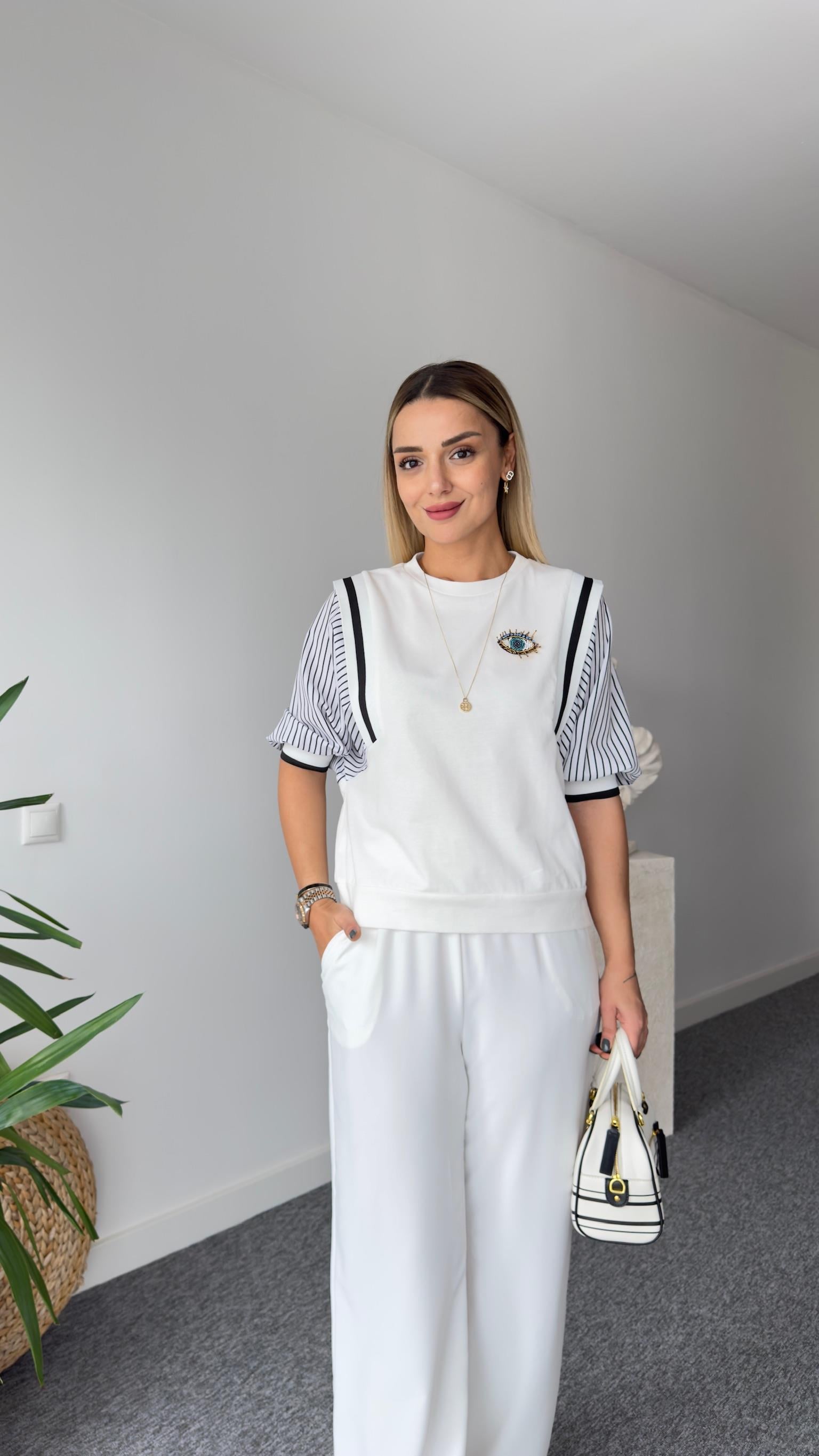 Vuo Aksesuarlı Kollar Çizgili Beyaz Tshirt