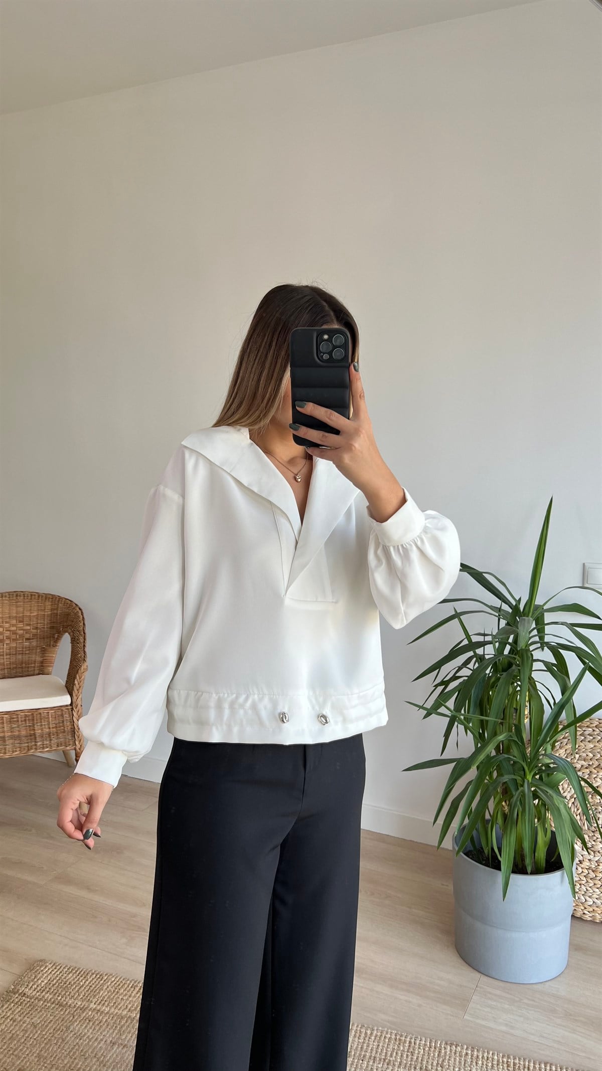 Gömlek Yaka Bel Büzgülü Beyaz Sweat