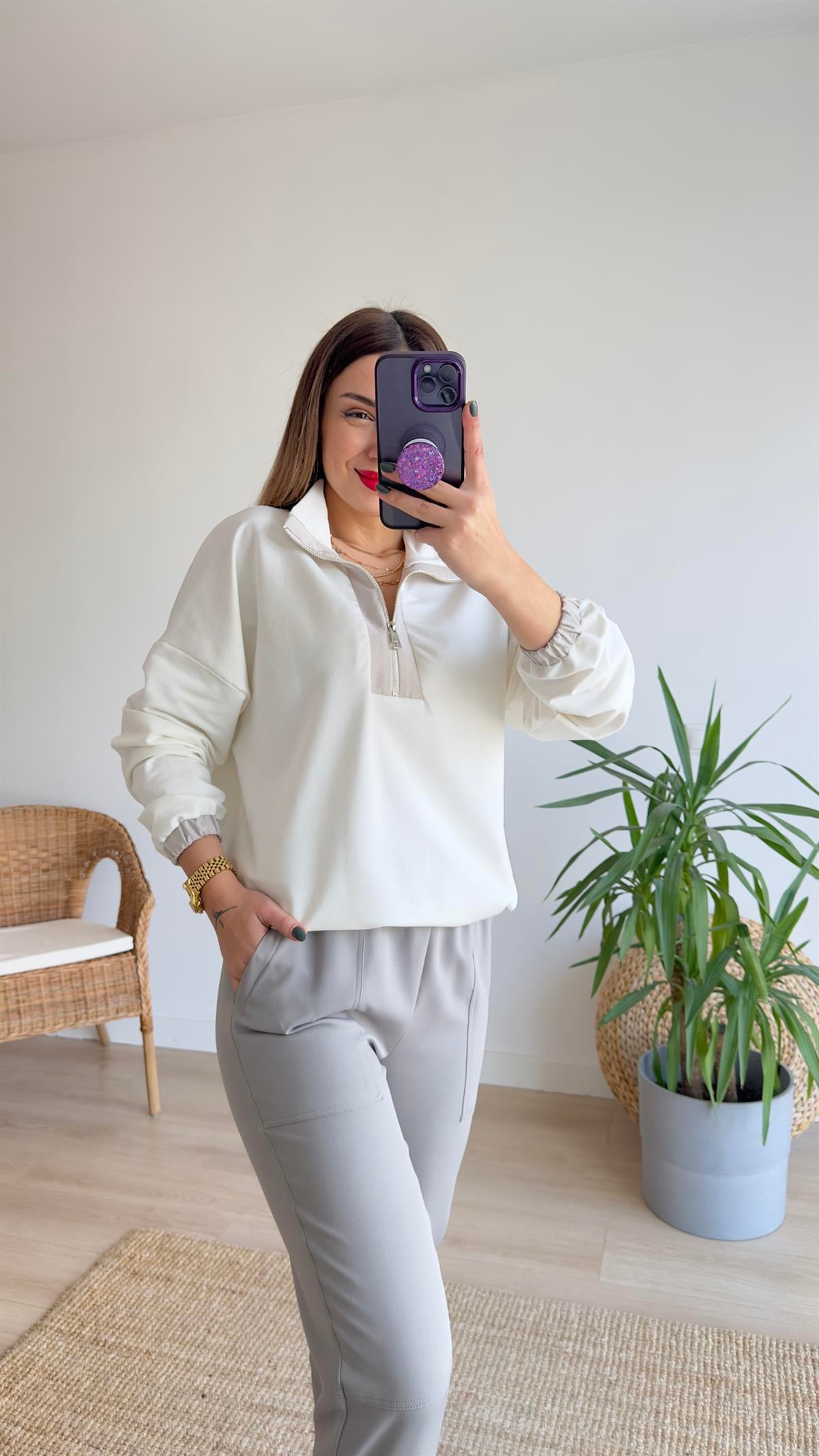 Yarım Fermuar Paraşüt Detay Beyaz Sweat