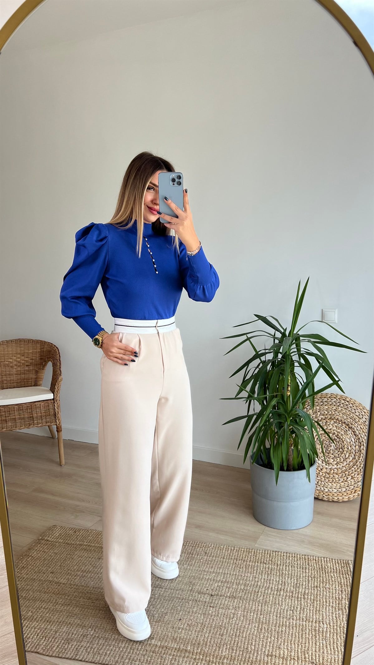 Damla Taş Detaylı Mavi Triko