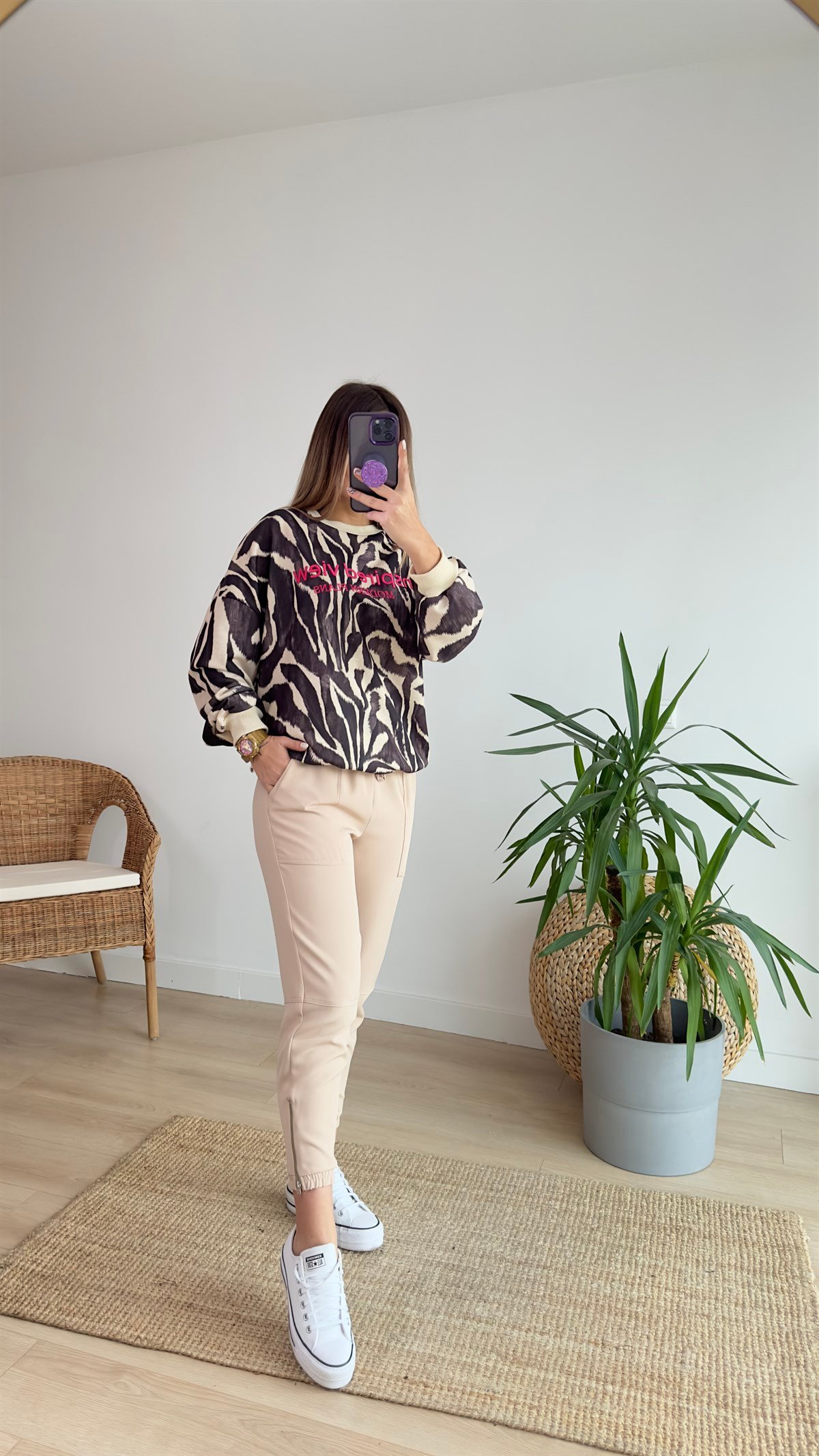 Kırmızı Nakış Yazılı Zebra Desenli Sweat