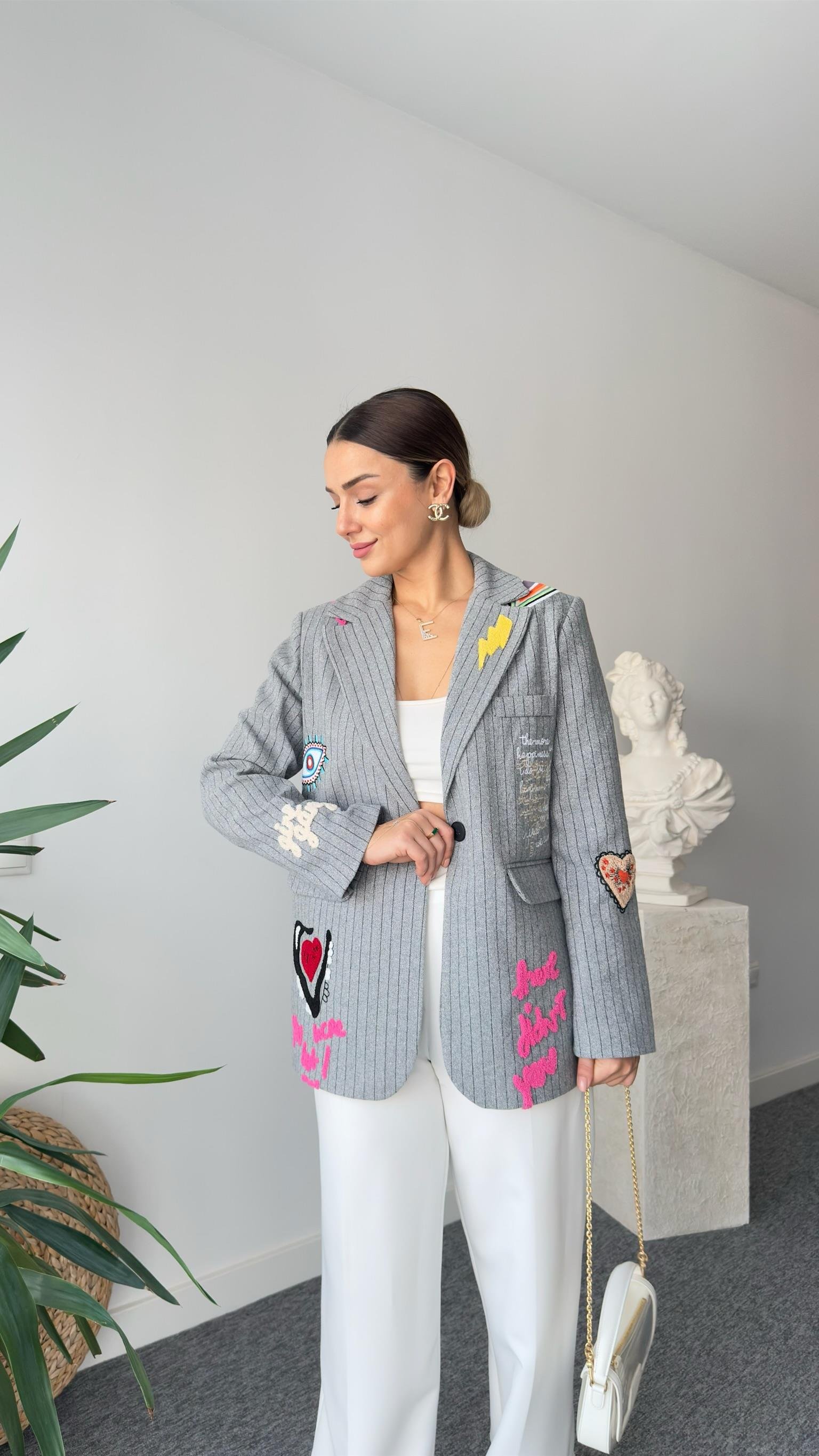 Gri Jovena Nakış Detaylı Tasarım Kaşe Blazer