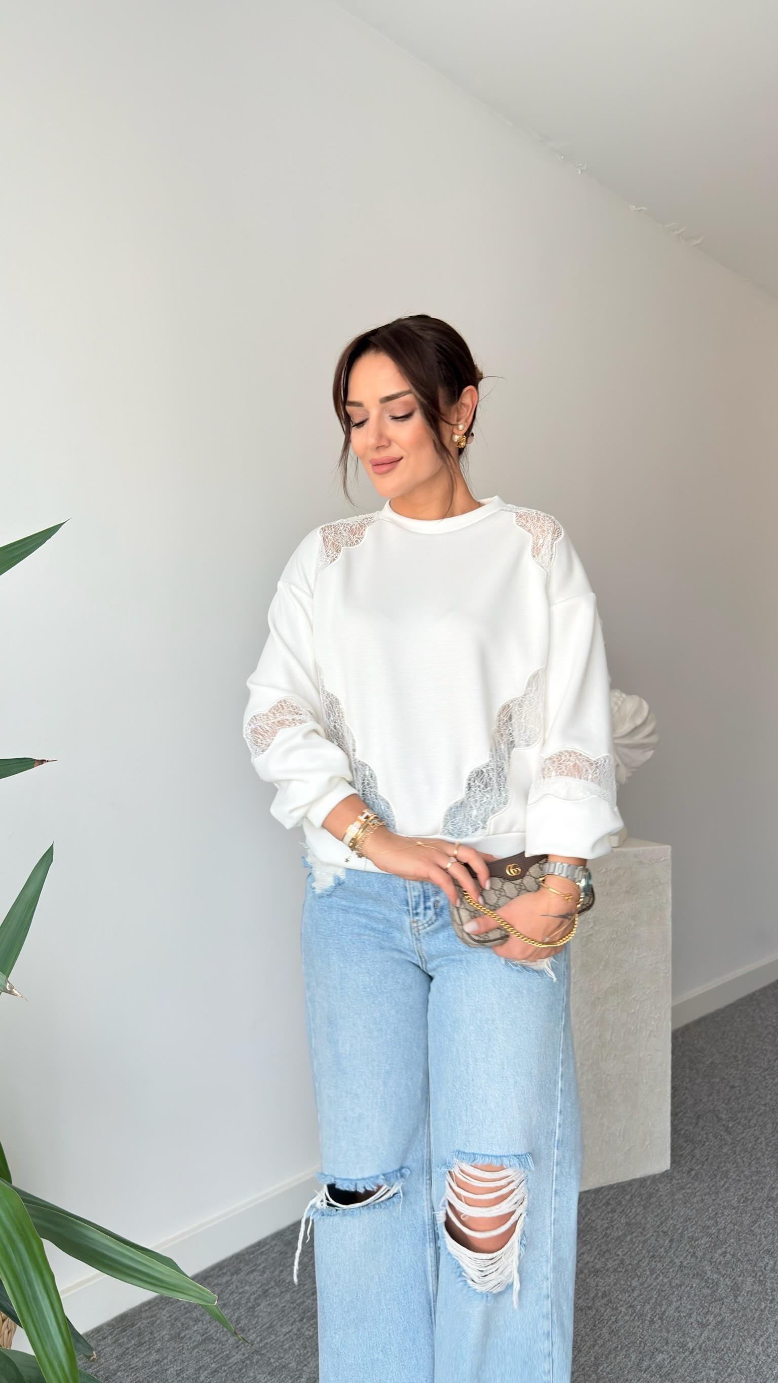 Beyaz Dantel Detaylı Modal Sweat