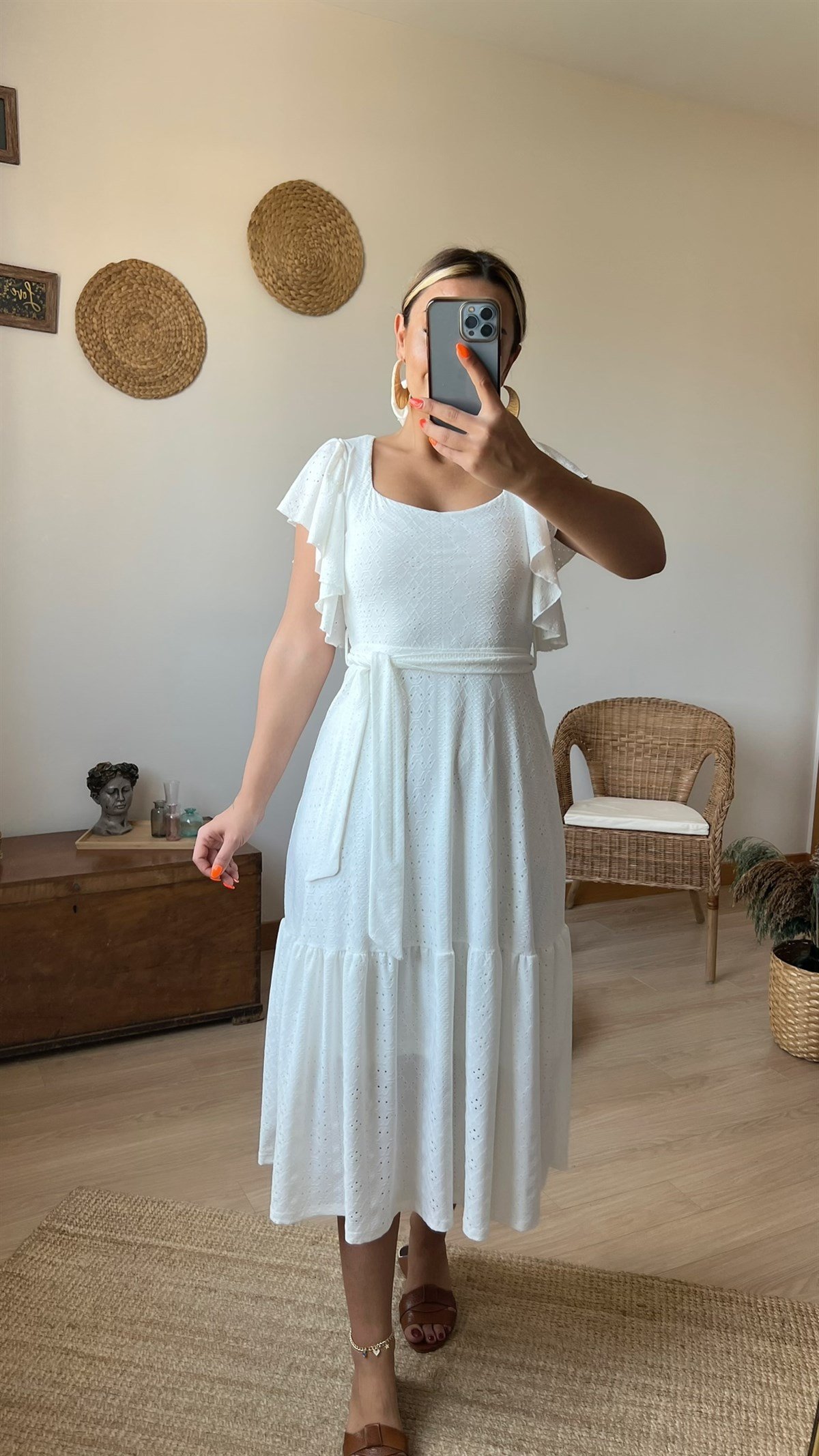 Kolu Volanlı Ekru Brode Elbise