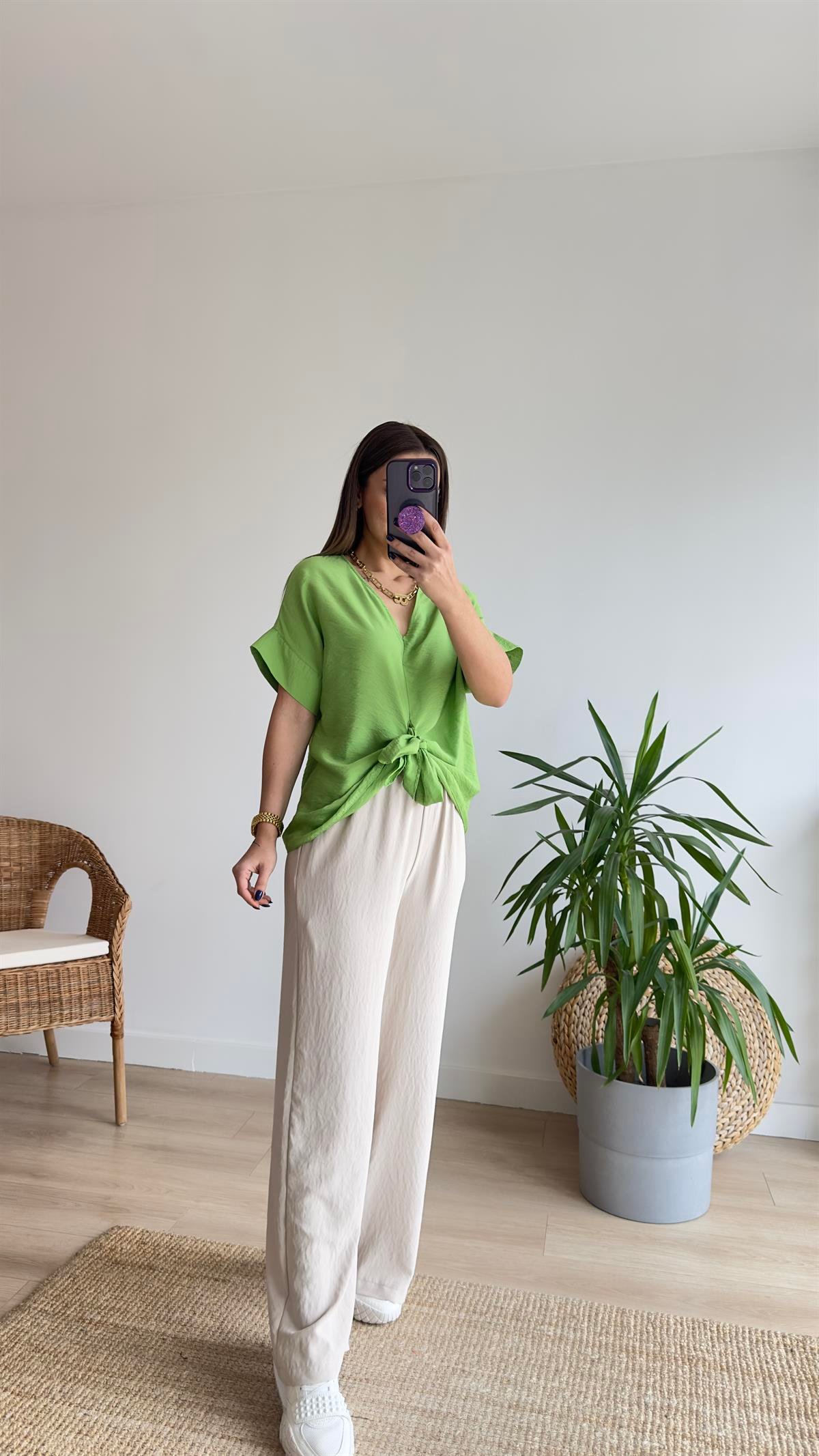 Önü Bağlamalı Yeşil Bluz