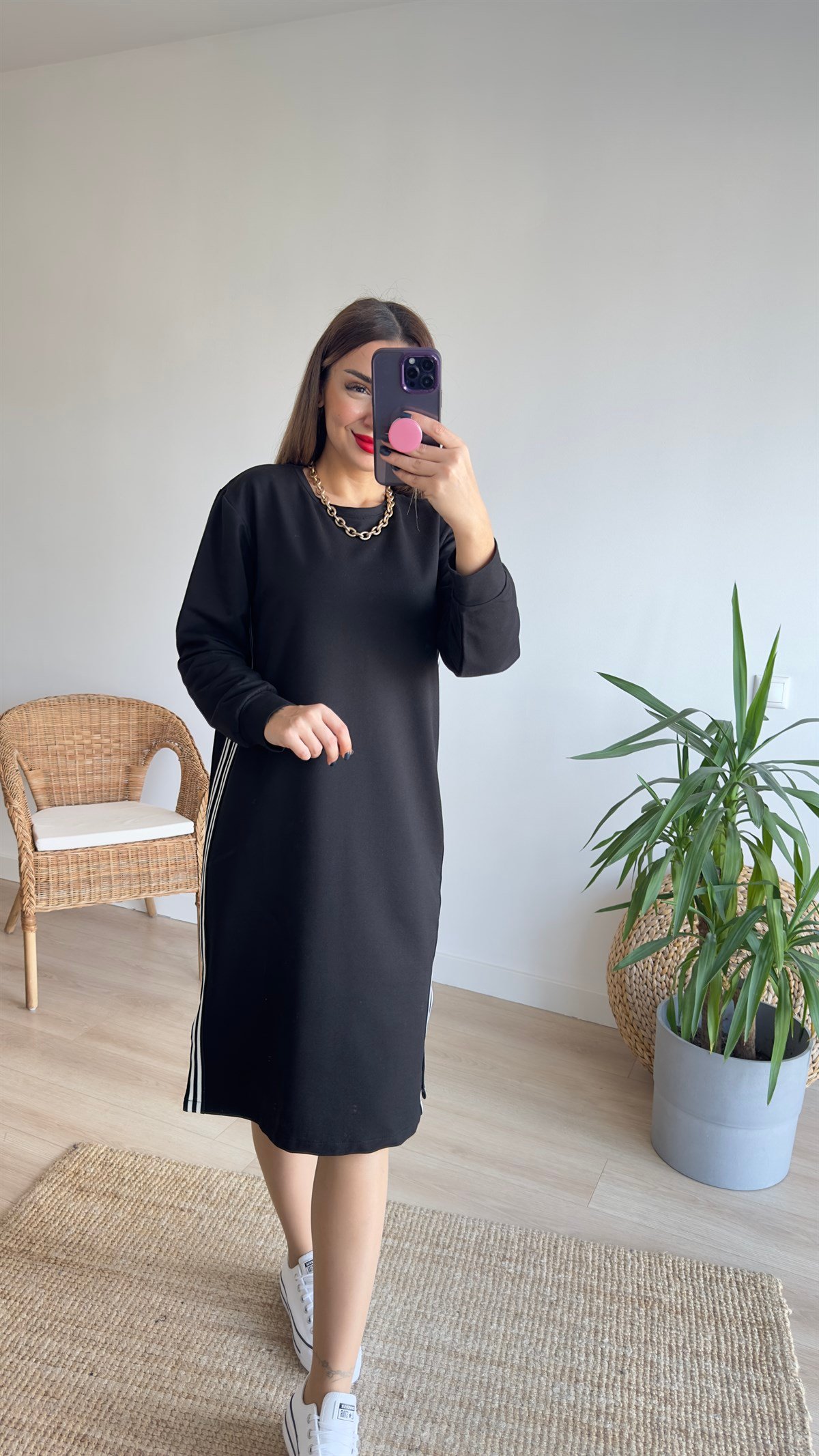 Yanı Şeritli Siyah Elbise 