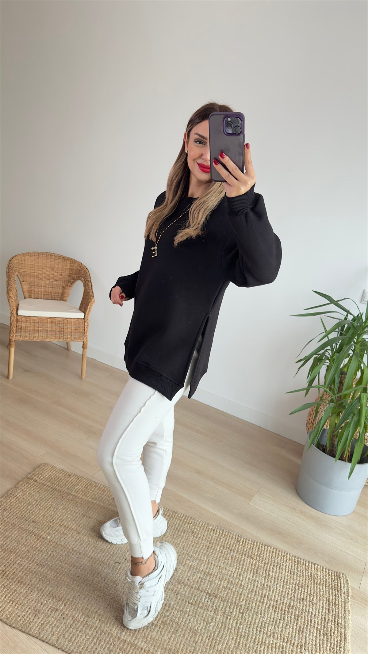 Yanları Yırtmaçlı Siyah Basic Sweat