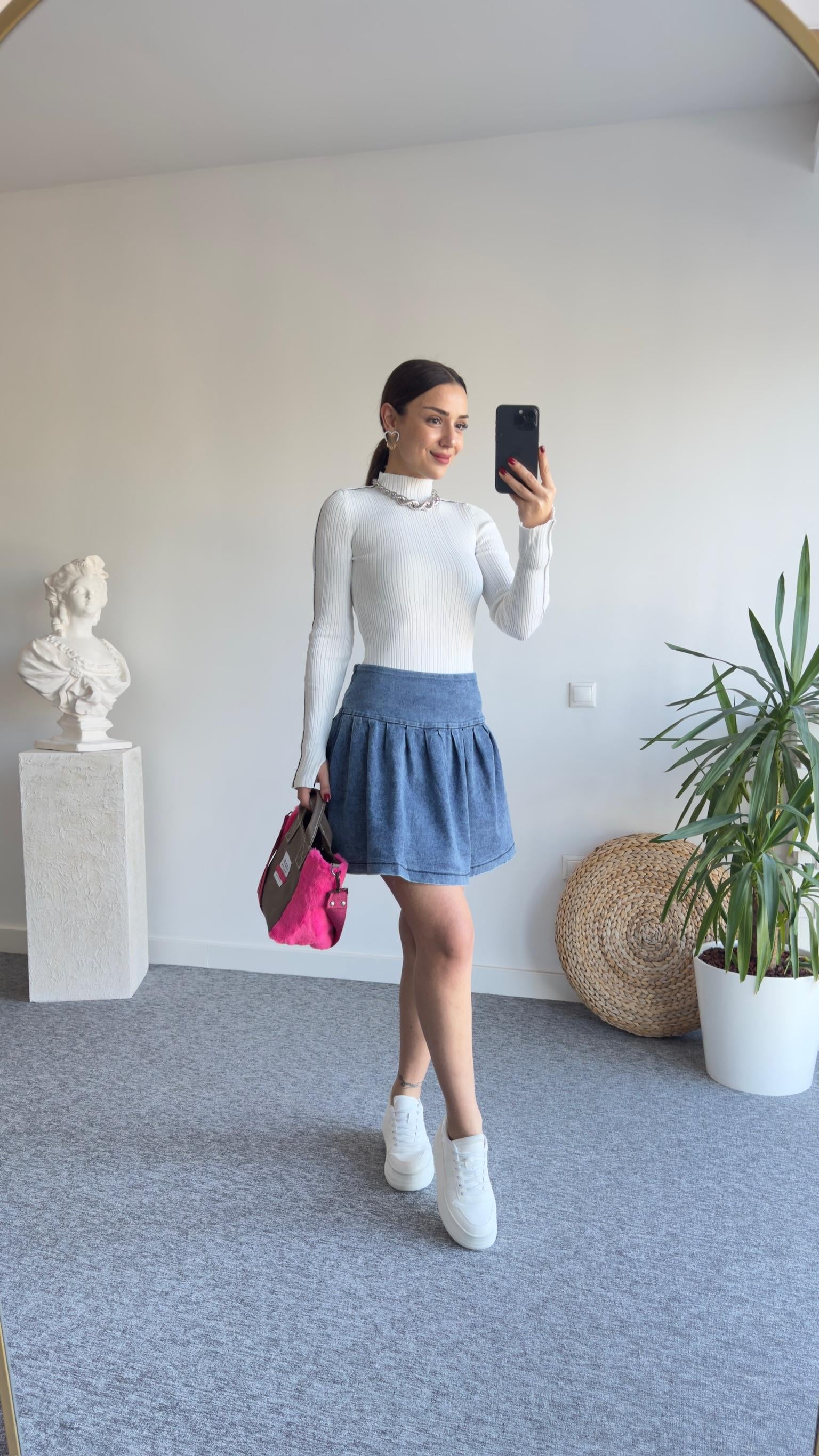 Pilise Detay Likralı Denim Şort Etek