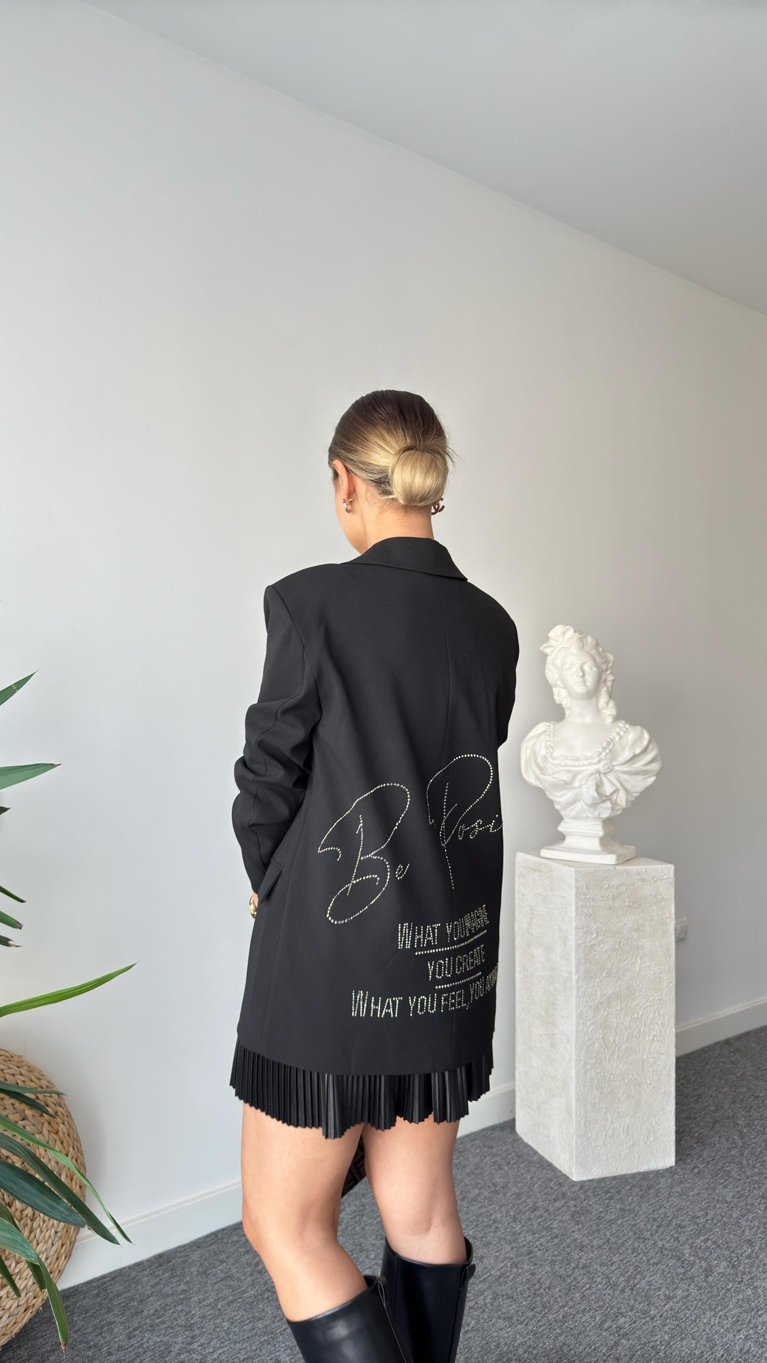 Copi Sırtı Taş Yazılı Siyah Blazer Ceket