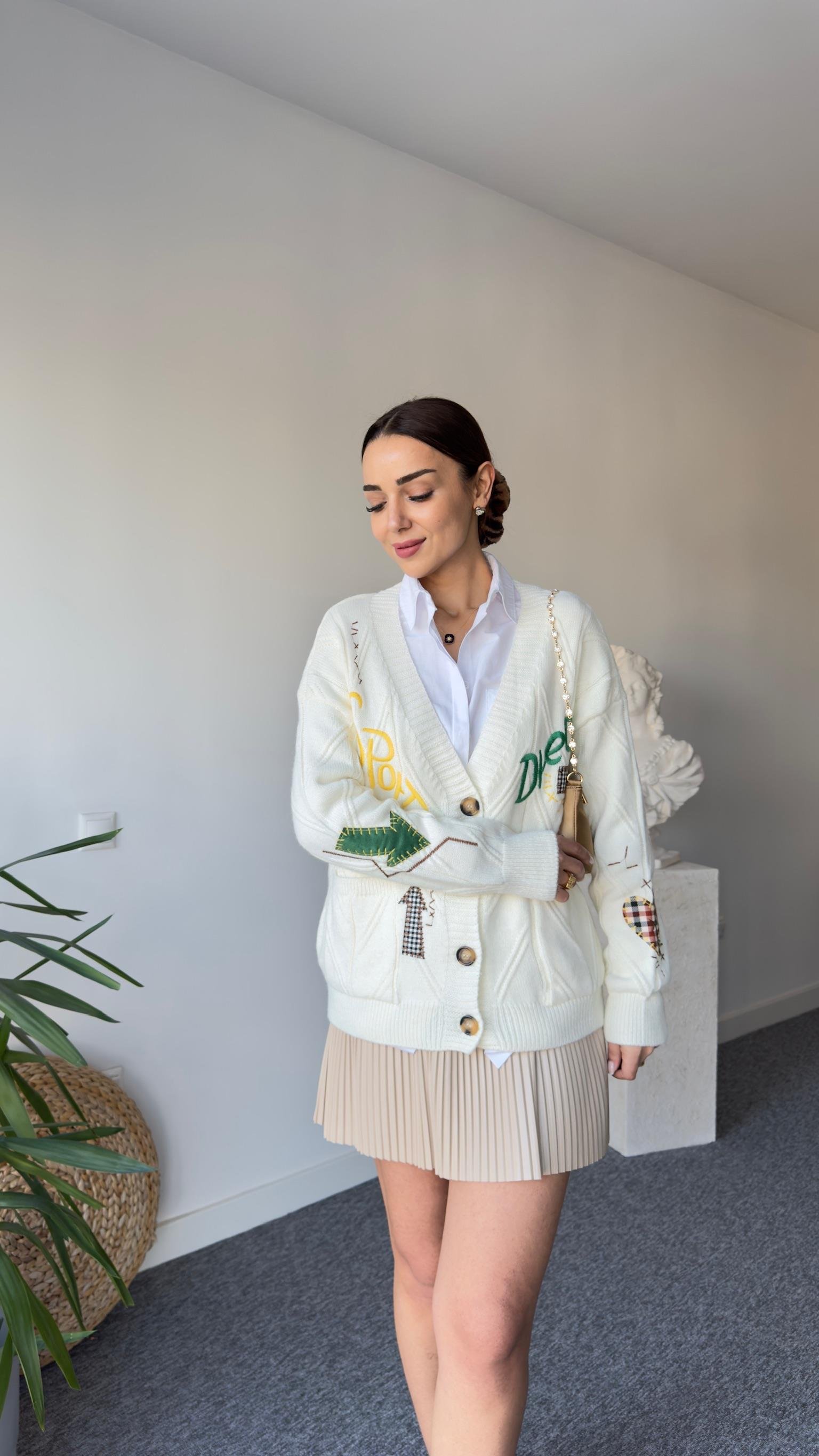 Gaze Nakış Detaylı Ekru Triko Hırka