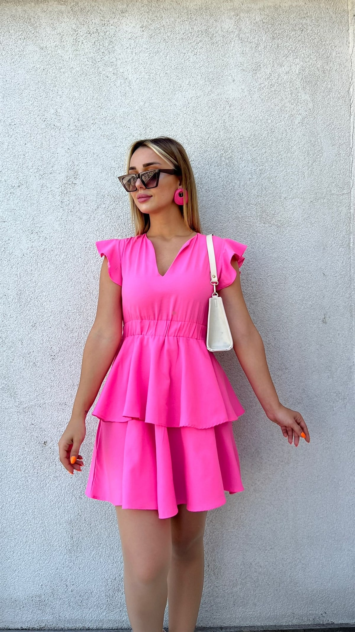 Kolları Volanlı V Pembe Yaka Elbise