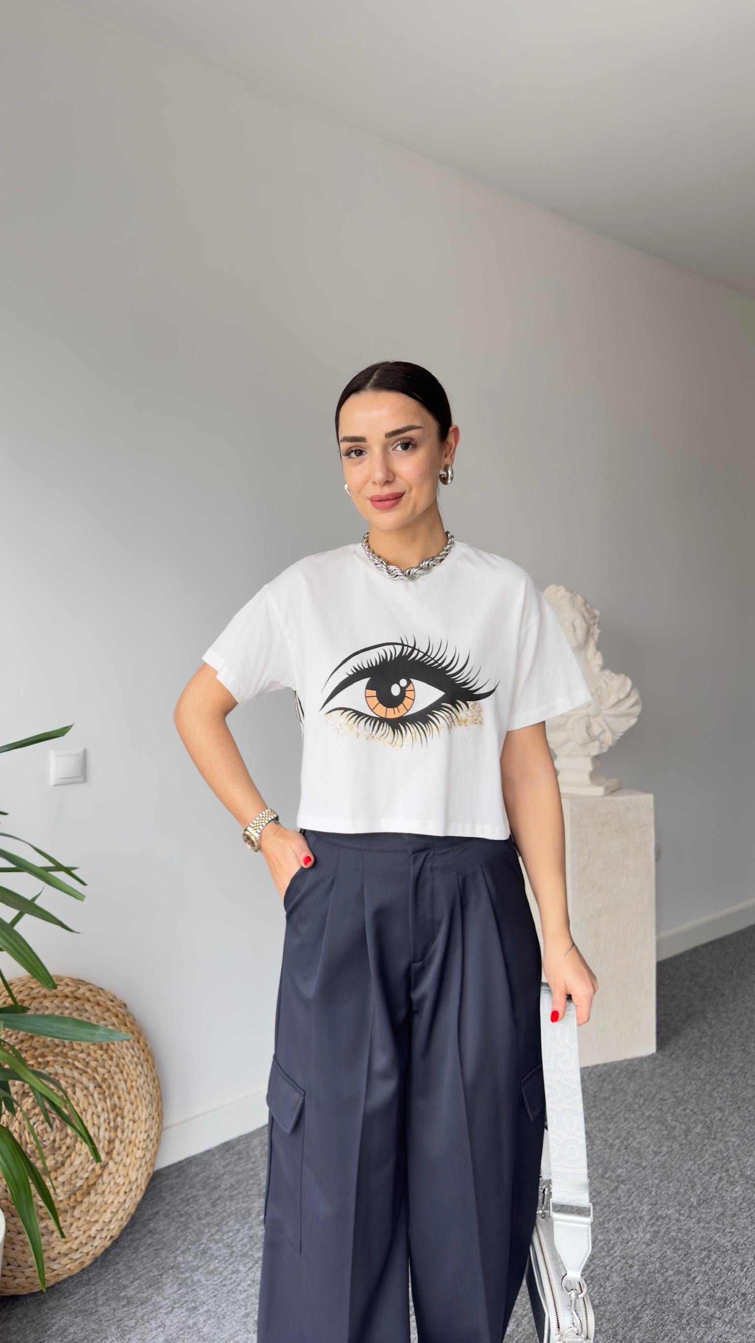 Göz Baskılı Yan Şerit Detay Tshirt