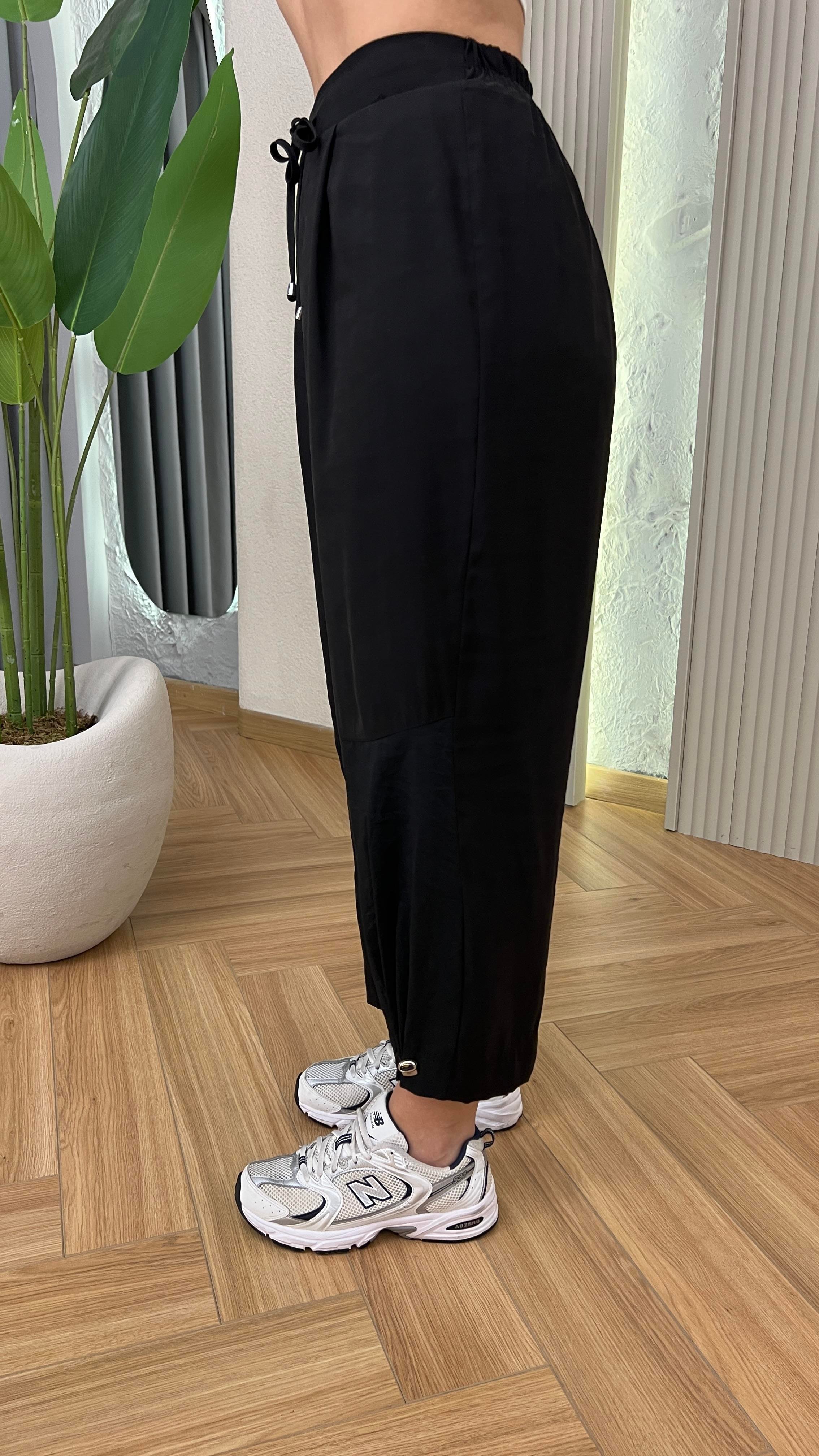 Siyah Resal Paraşüt Detaylı Arkası Lastikli Tensel Pantolon