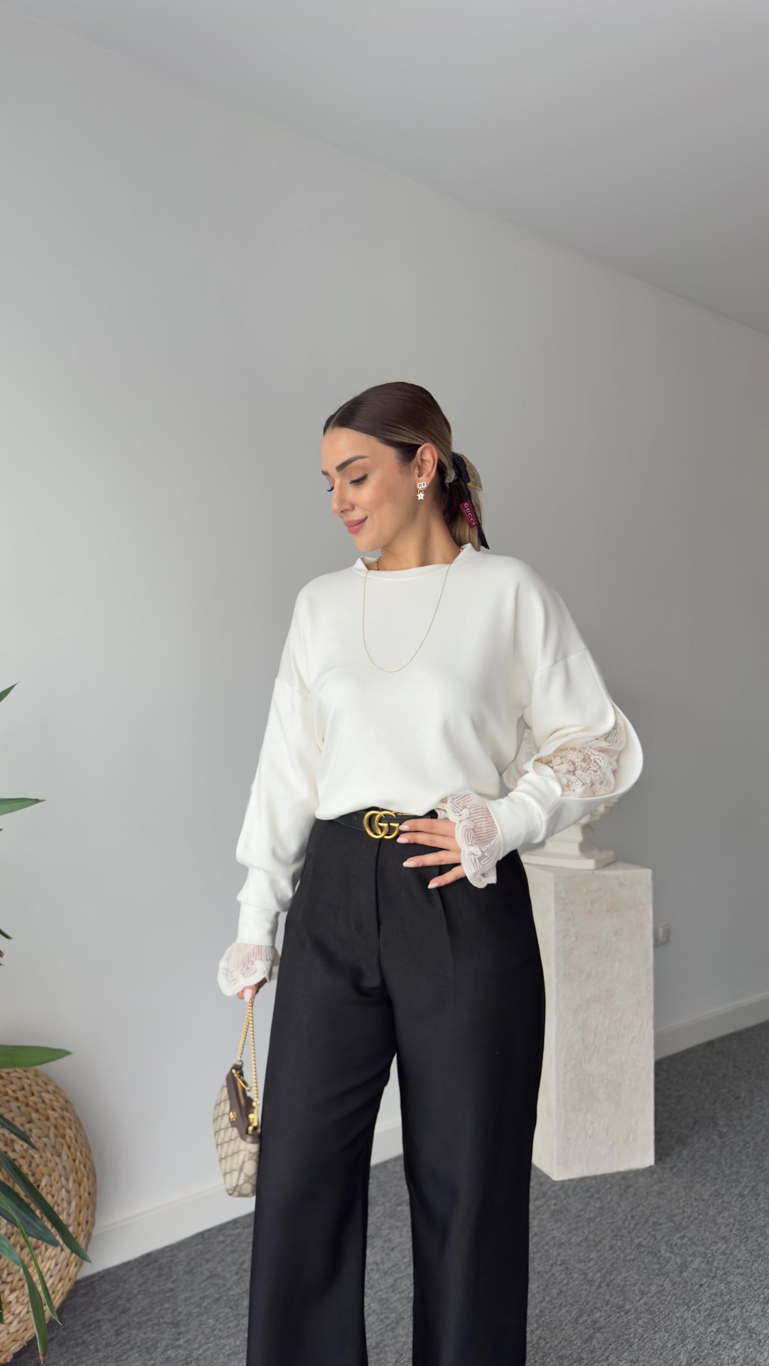 Kollar Güpür Detaylı Beyaz Modal Sweat
