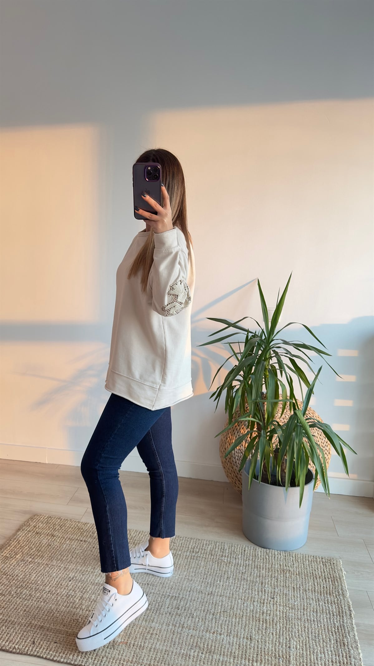 Kolları İşleme Detaylı Bej Sweatshirt