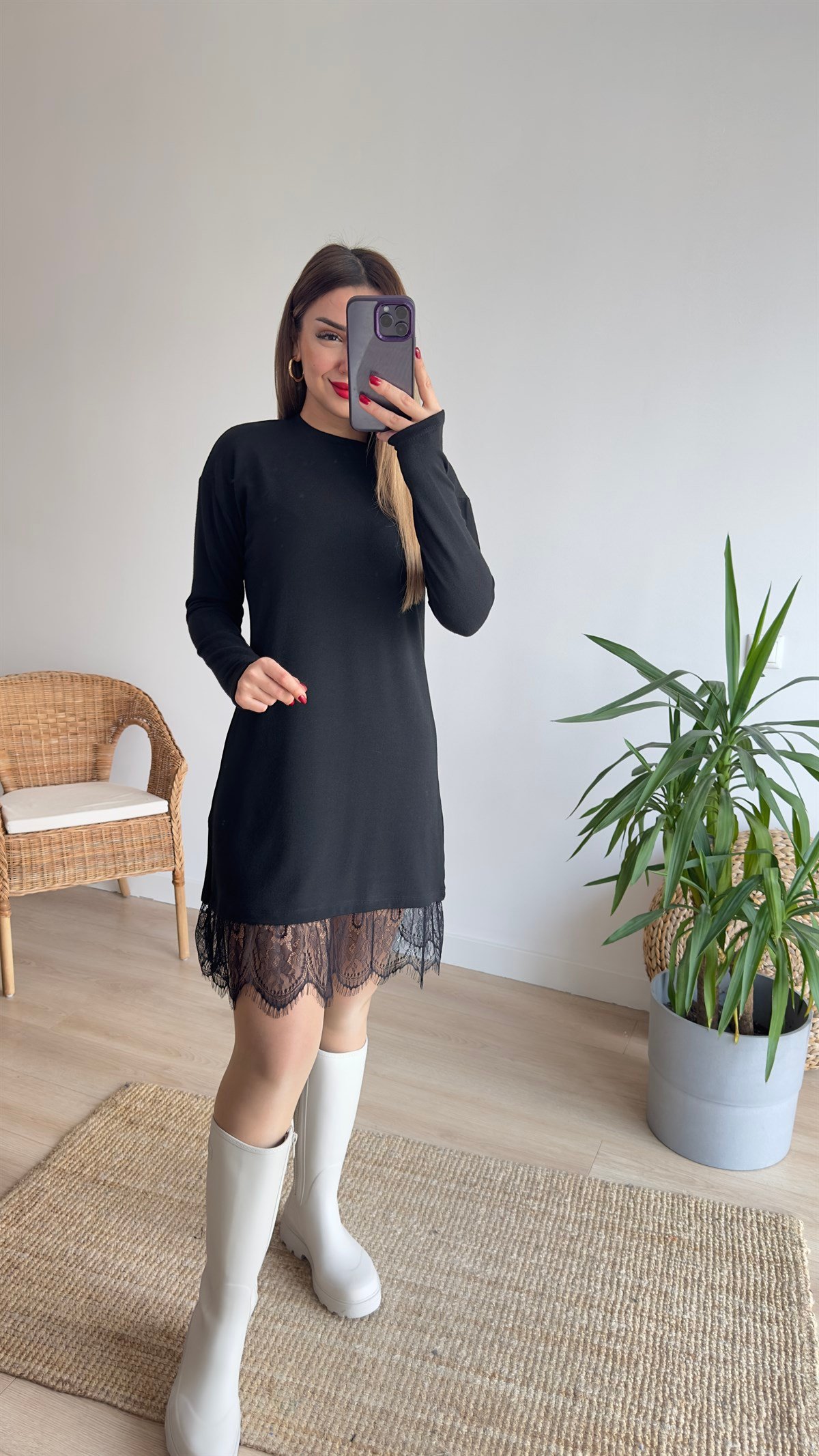 Eteği Dantel Detaylı Çilek Örme Elbise