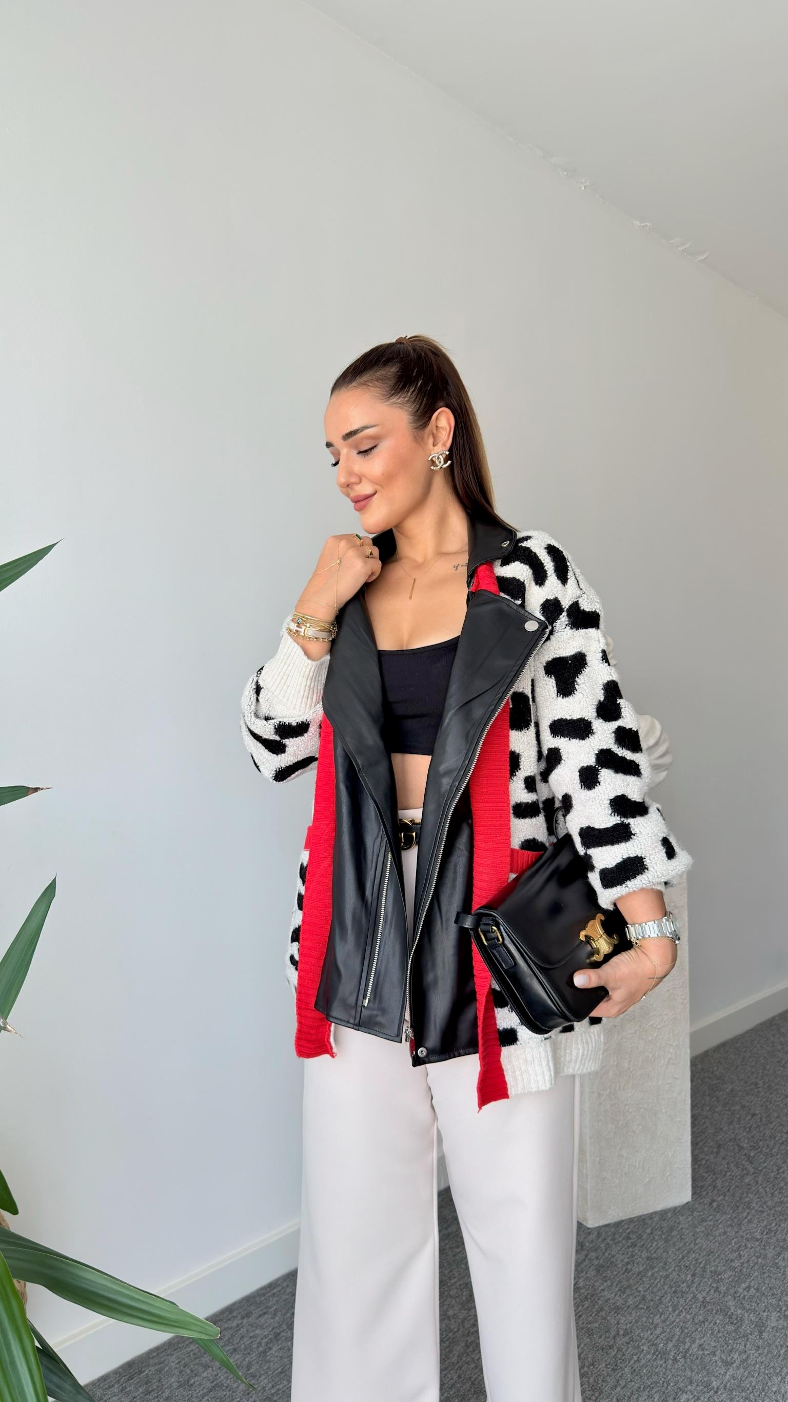 Deri Detaylı Tasarım Leopar Desen Hırka 