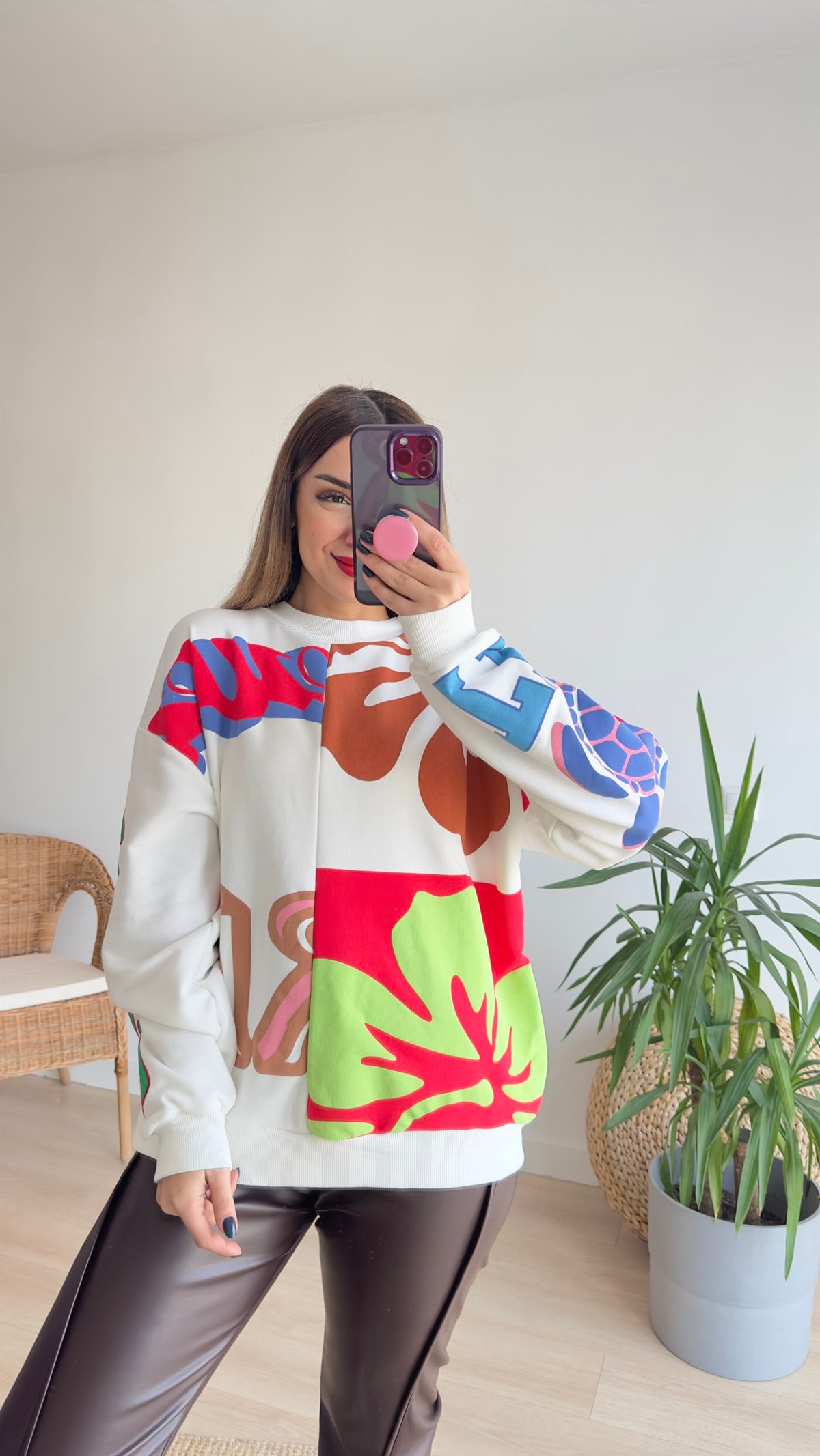 Renkli Baskılı Beyaz Sweatshirt