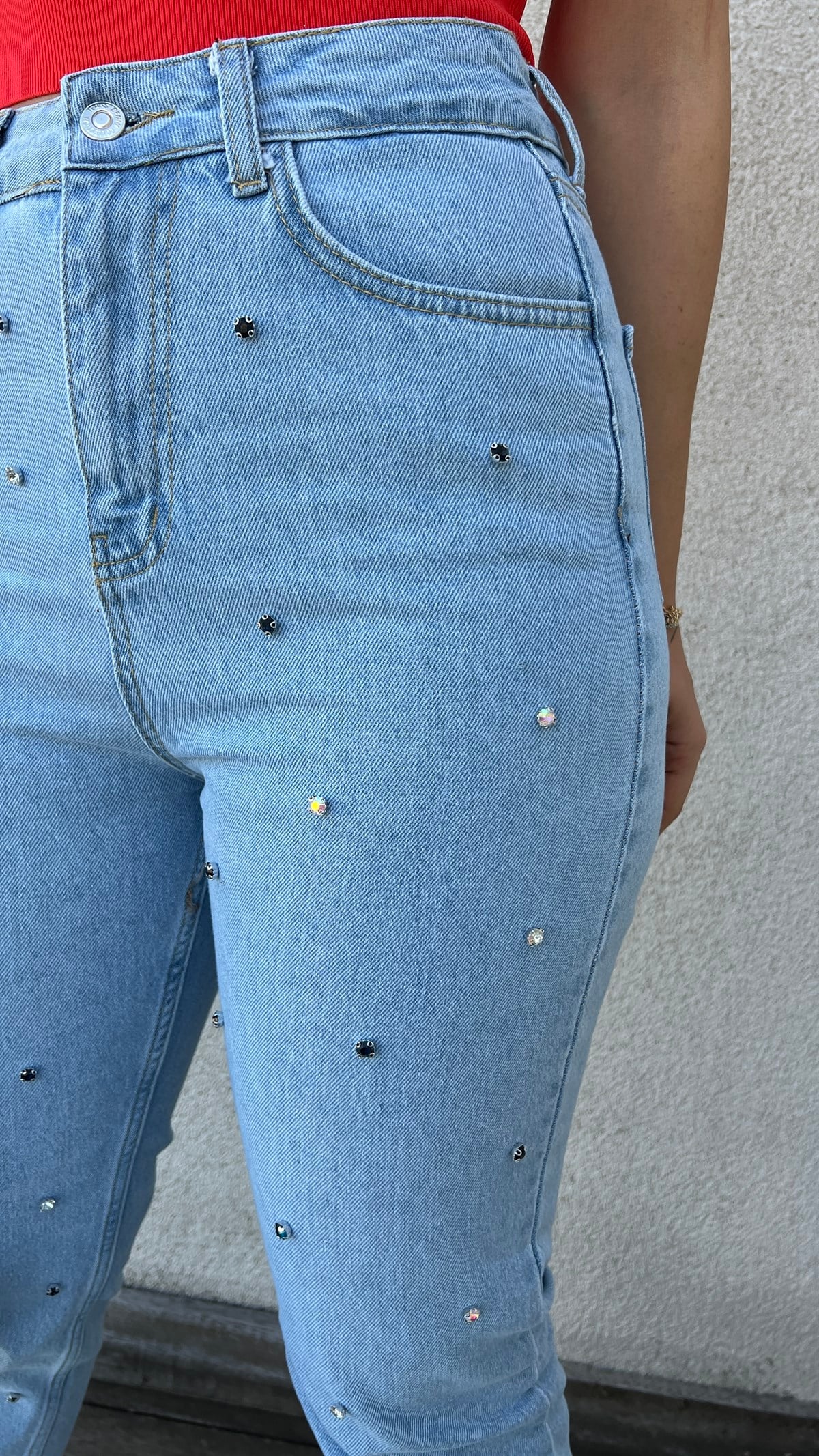 Zara Model Taş Detaylı Mom Jean