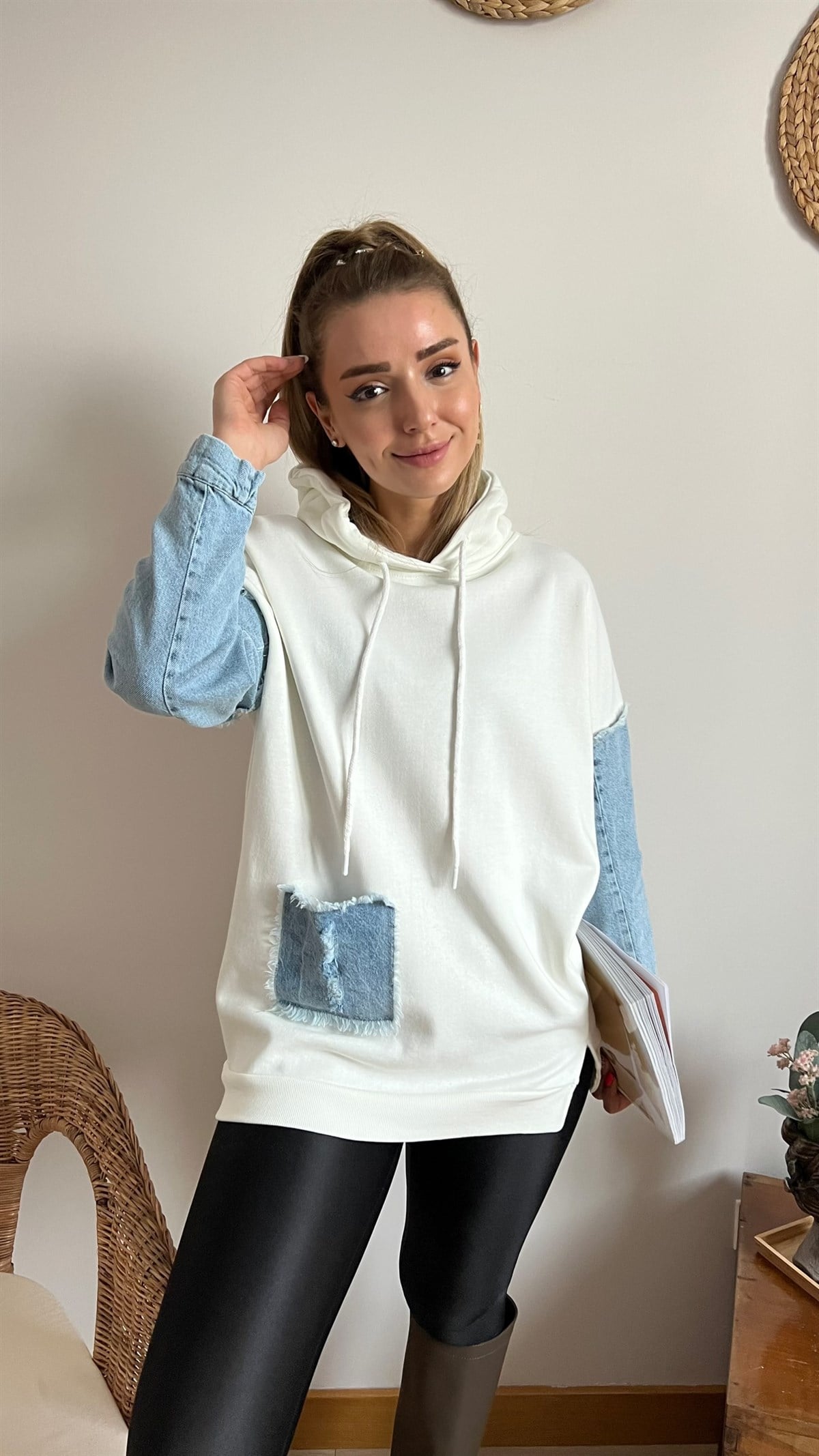 Kot Detaylı Kapüşonlu Sweatshirt