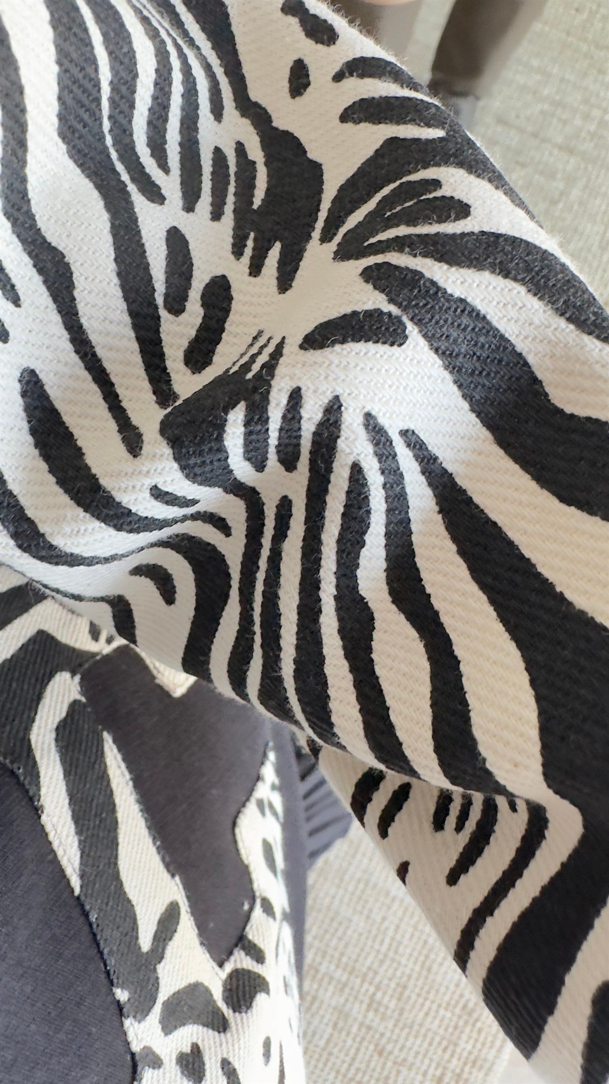 A Baskı Zebra Detaylı Siyah Sweat