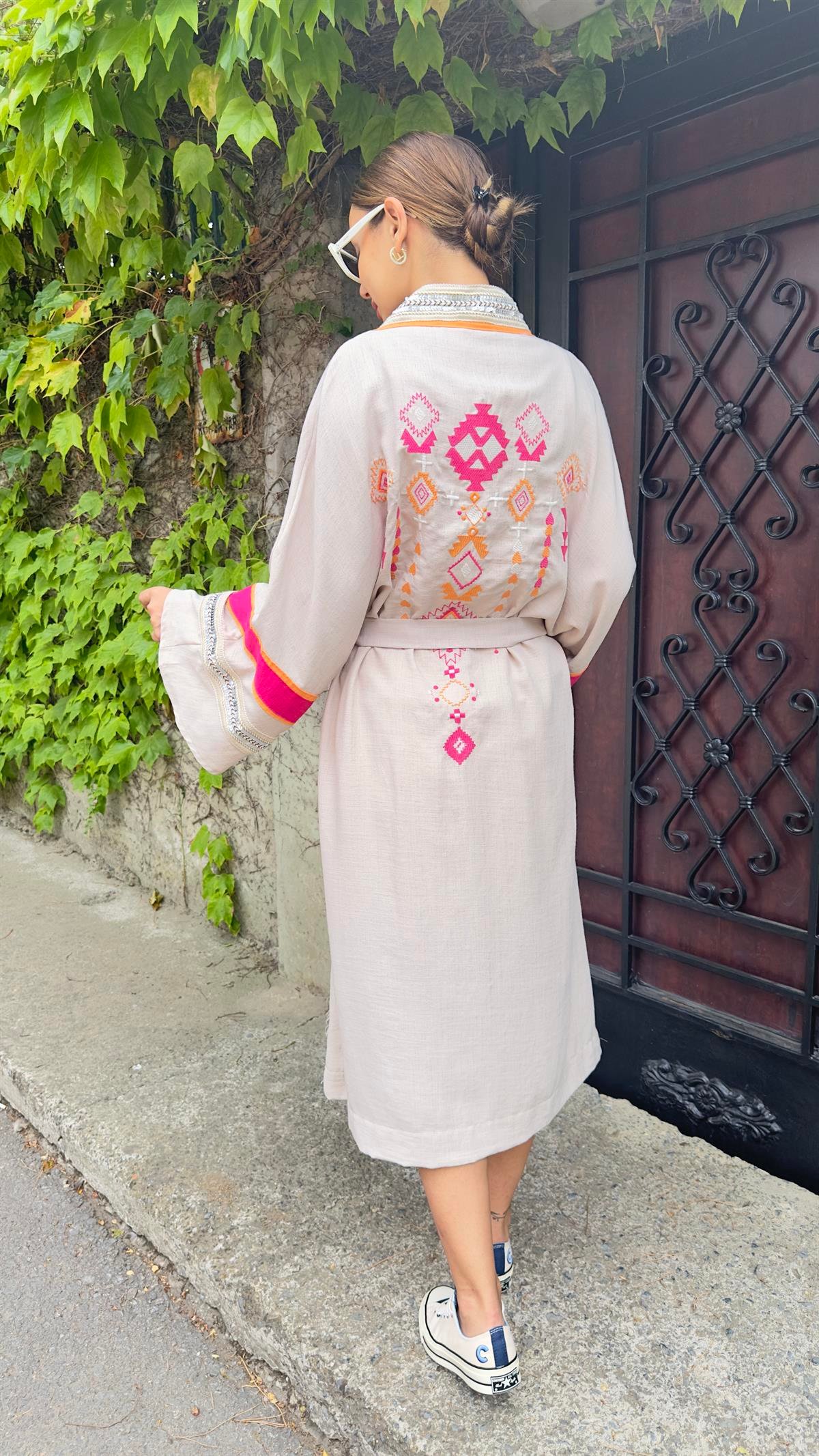 Qens İşlemeli Tasarım Kimono