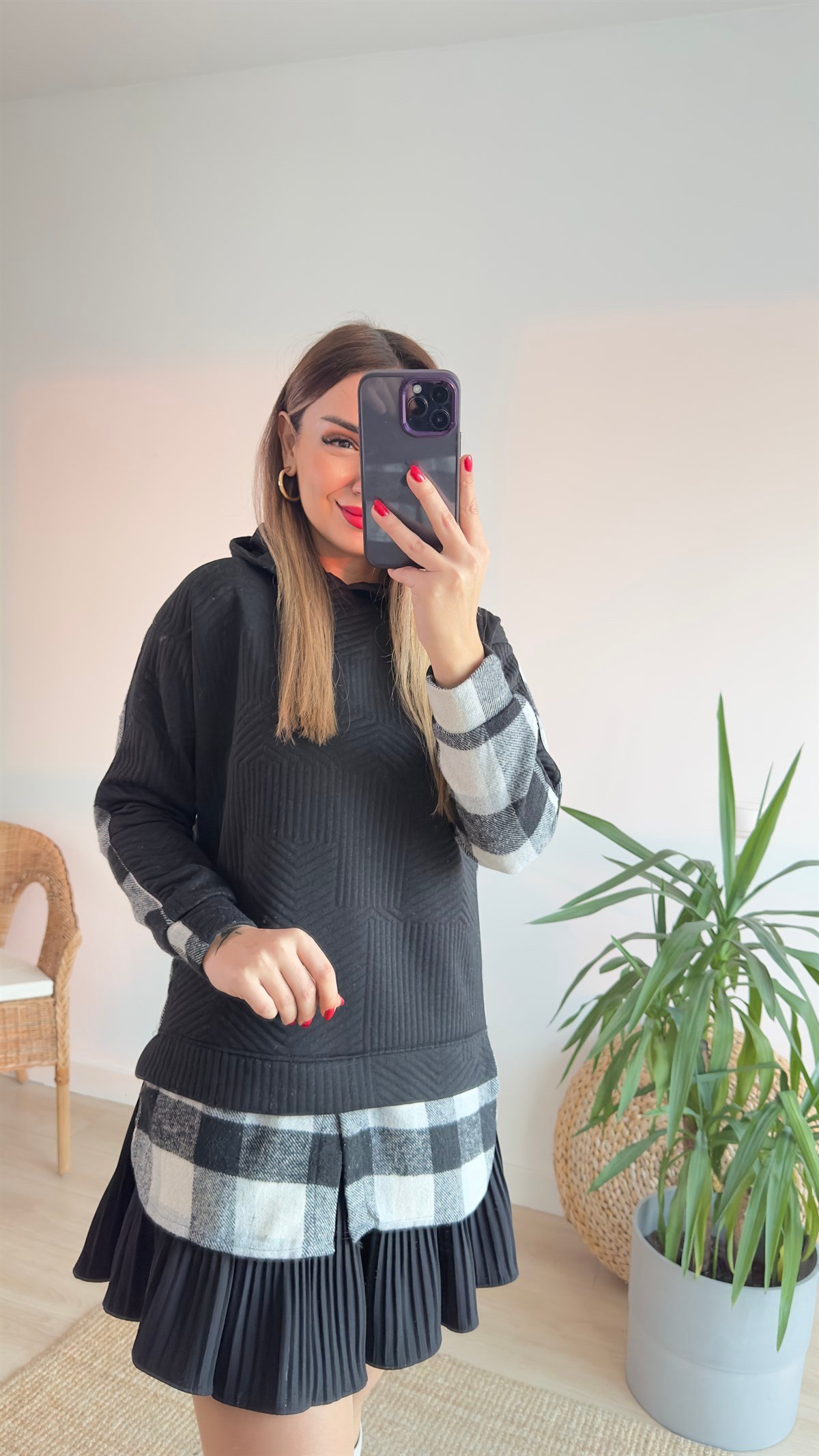 Sırt Ekoseli Kapüşonlu Siyah Sweat