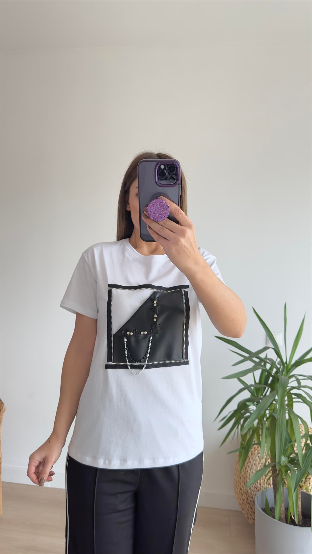 Zincir Ve Deri Detay Tshirt