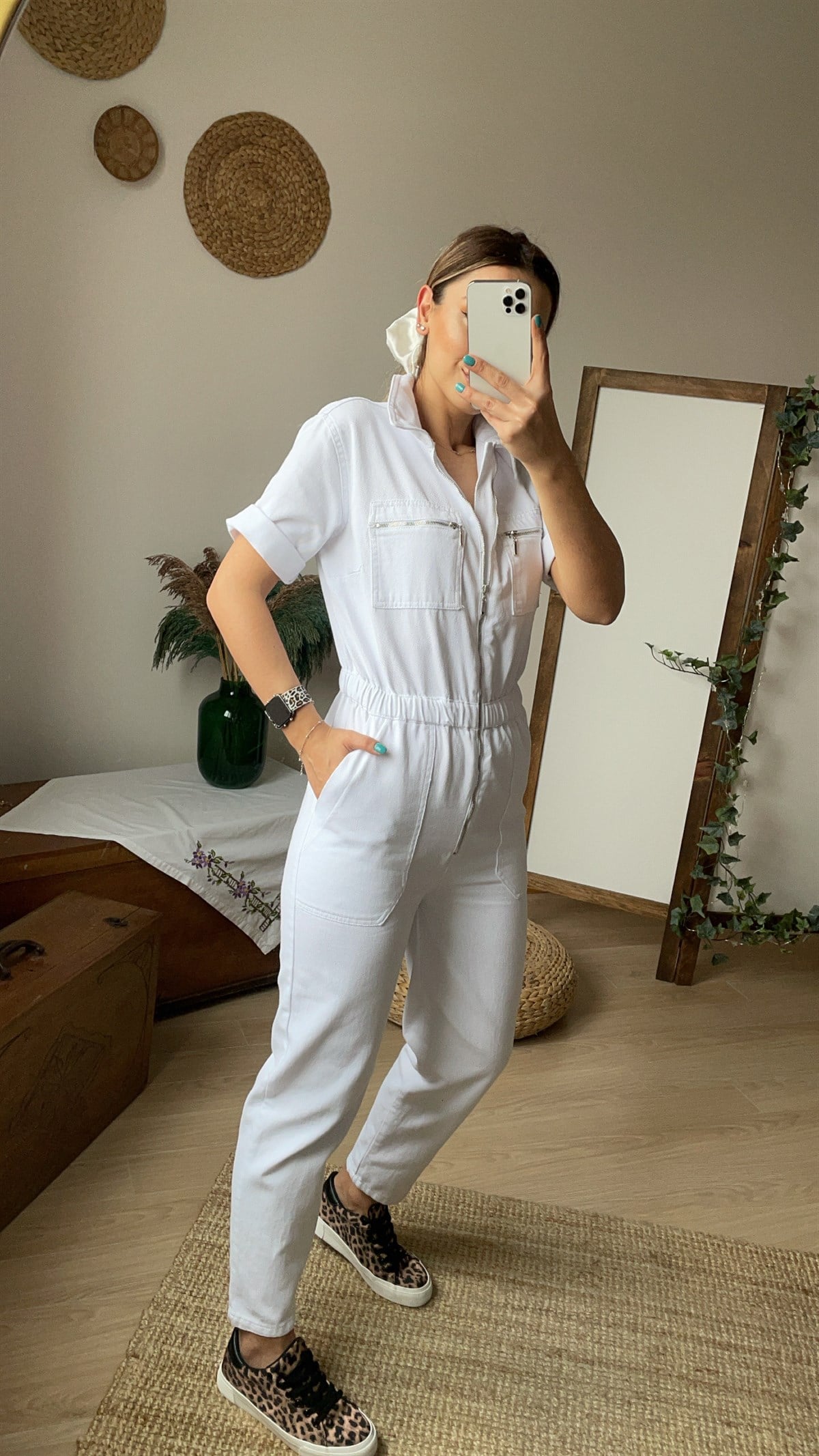 Beli Lastikli Beyaz Kot Tulum