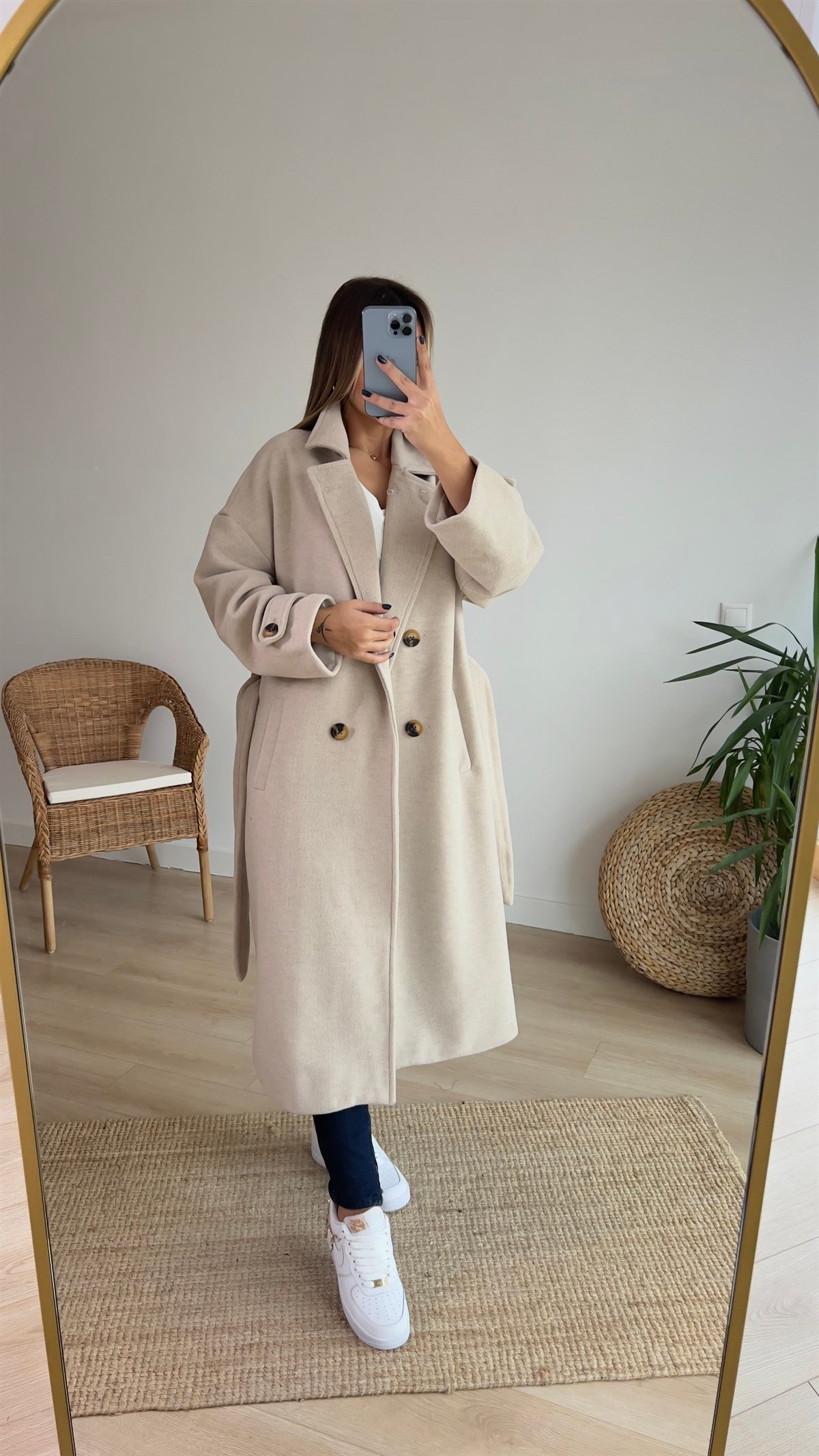 Kuşak Detaylı Astarlı Bej Kaban