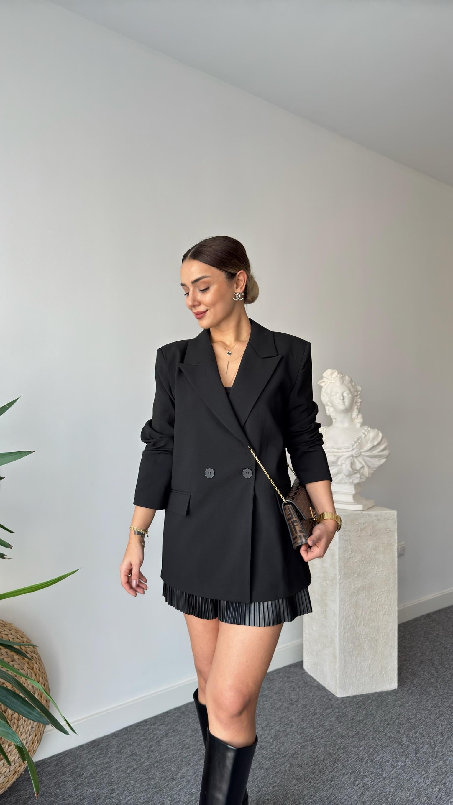 Copi Sırtı Taş Yazılı Siyah Blazer Ceket