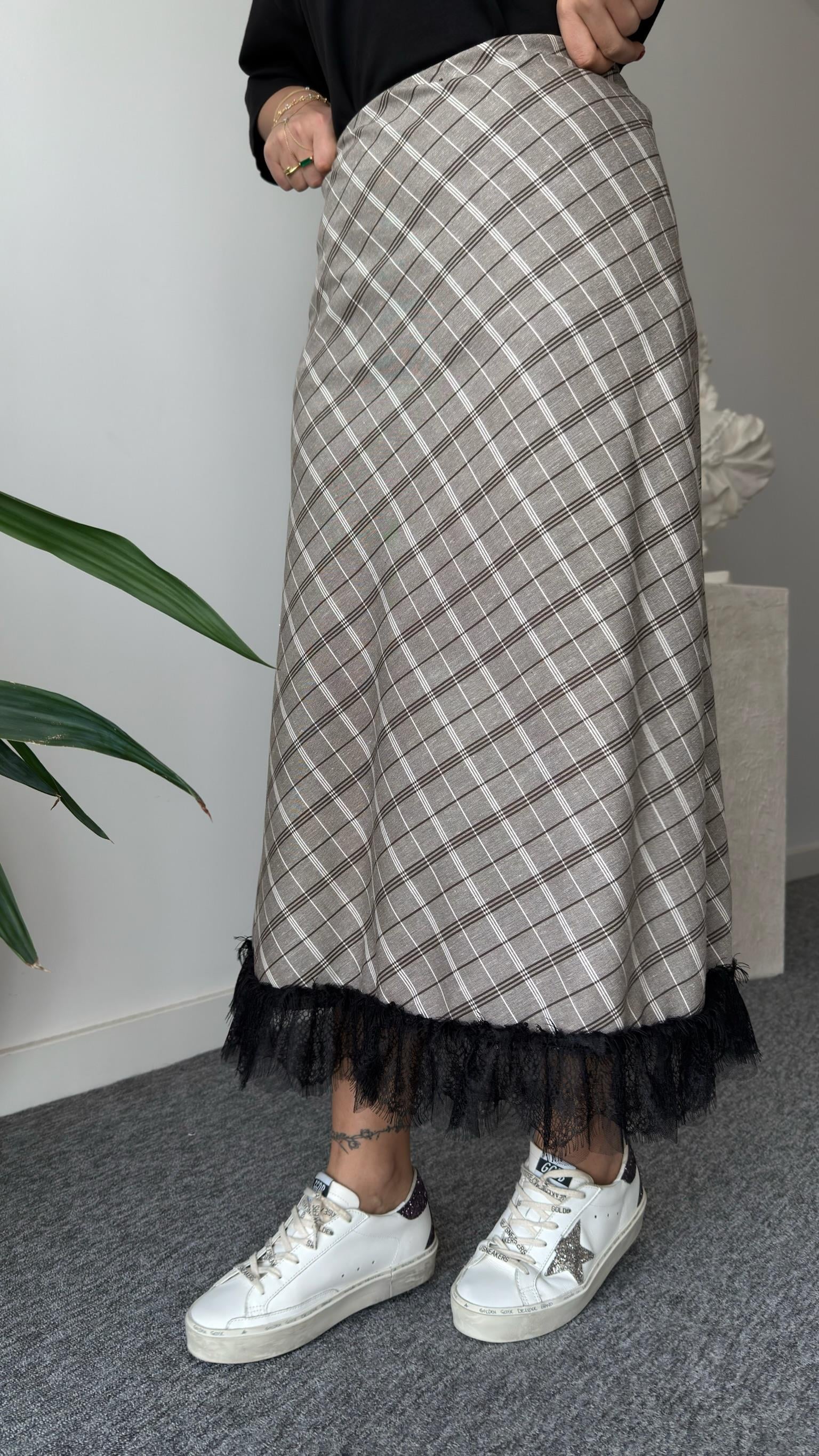 Kahve Etek Ucu Dantel Detaylı Ekose Etek