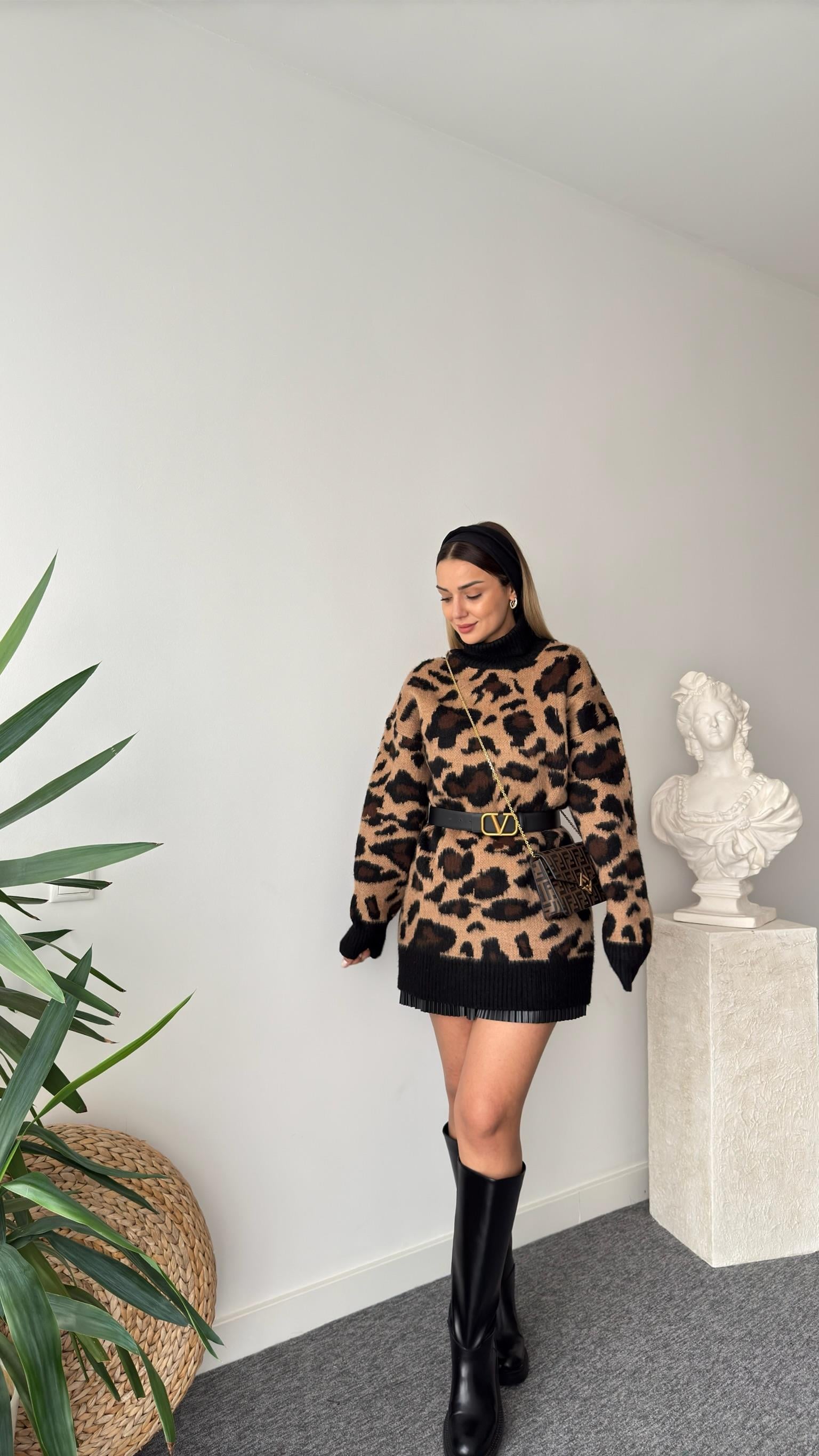 Boğazlı Leopar Desen Tunik Kazak