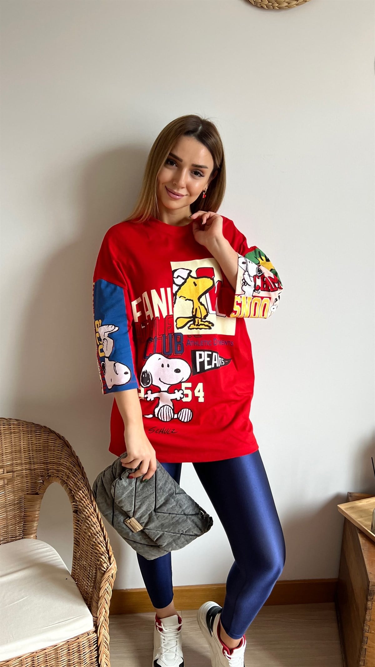 Kırmızı Snoppy Renkli Tshirt