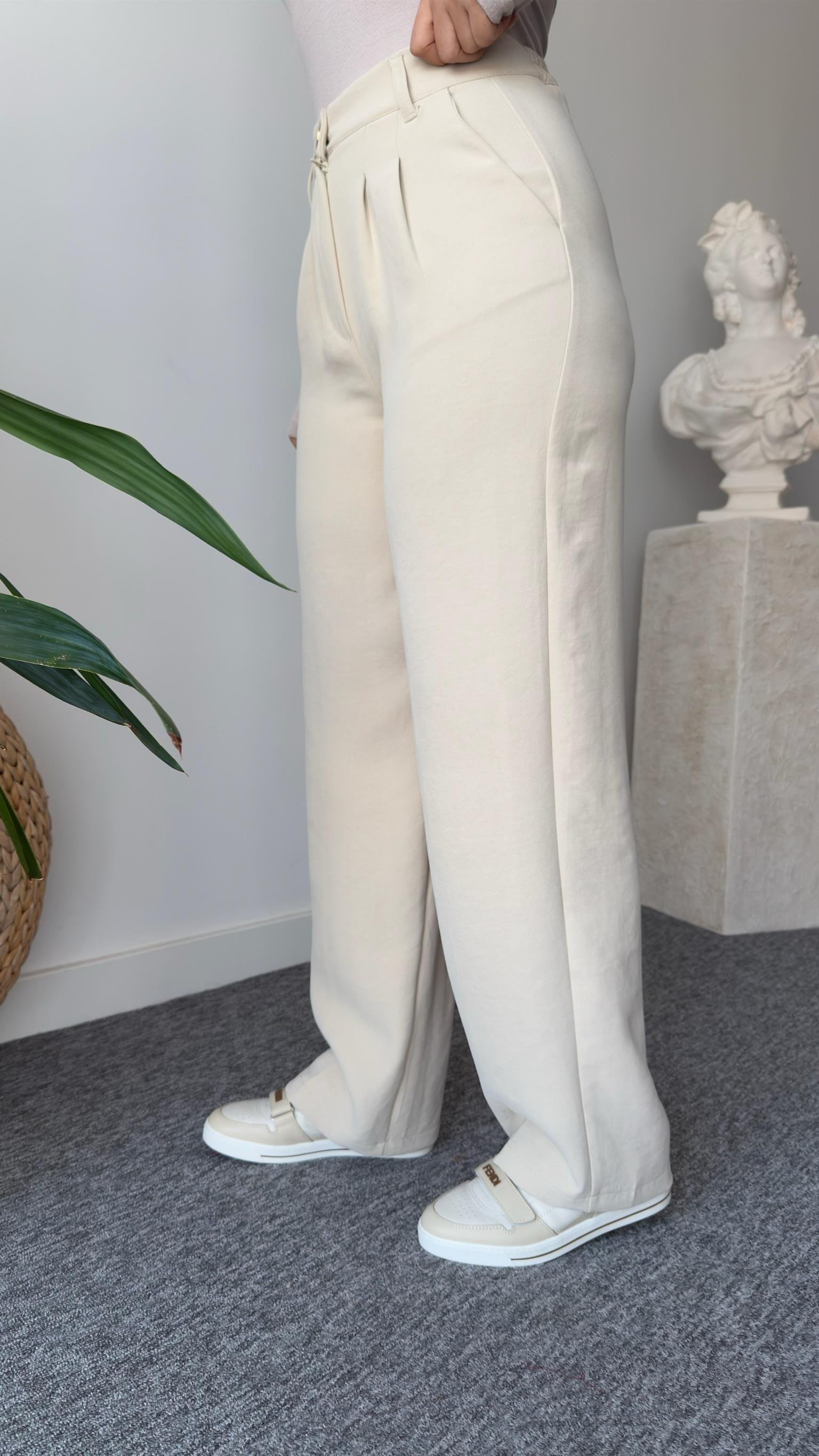 Bej Gold Düğme Bel Lastikli Pantolon