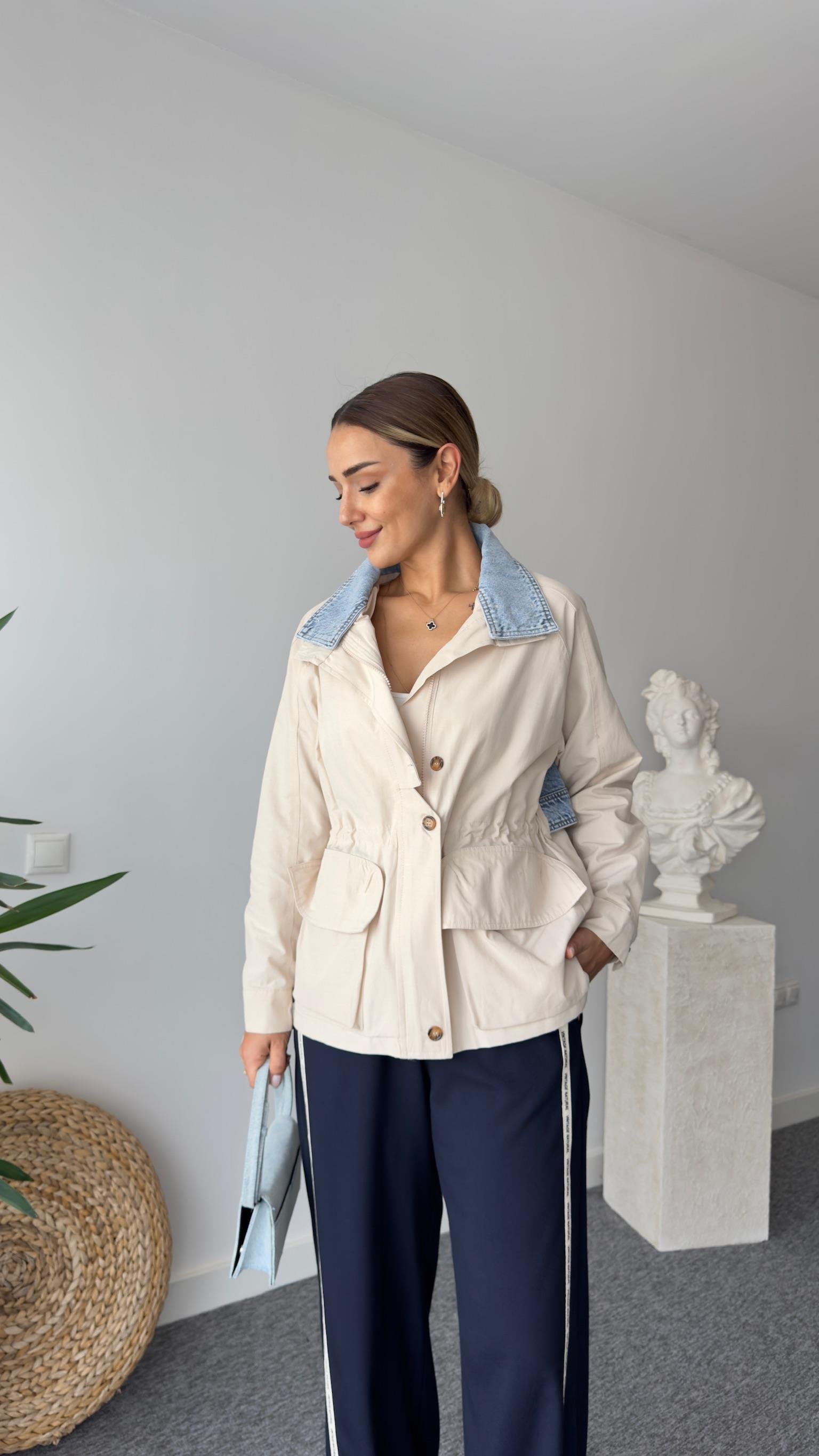 Drew Kot Detaylı Bej Kısa Trenç