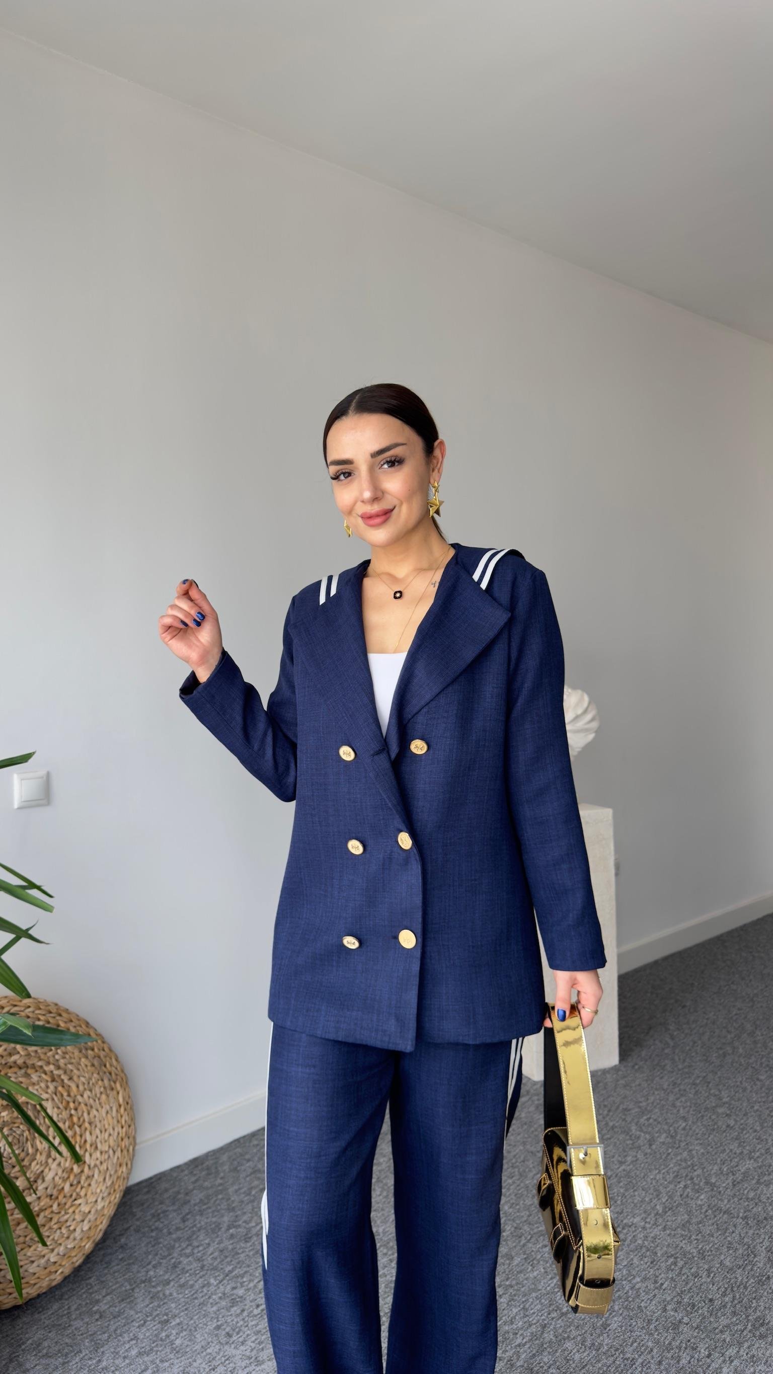 Dell Marka Model Lacivert Takım